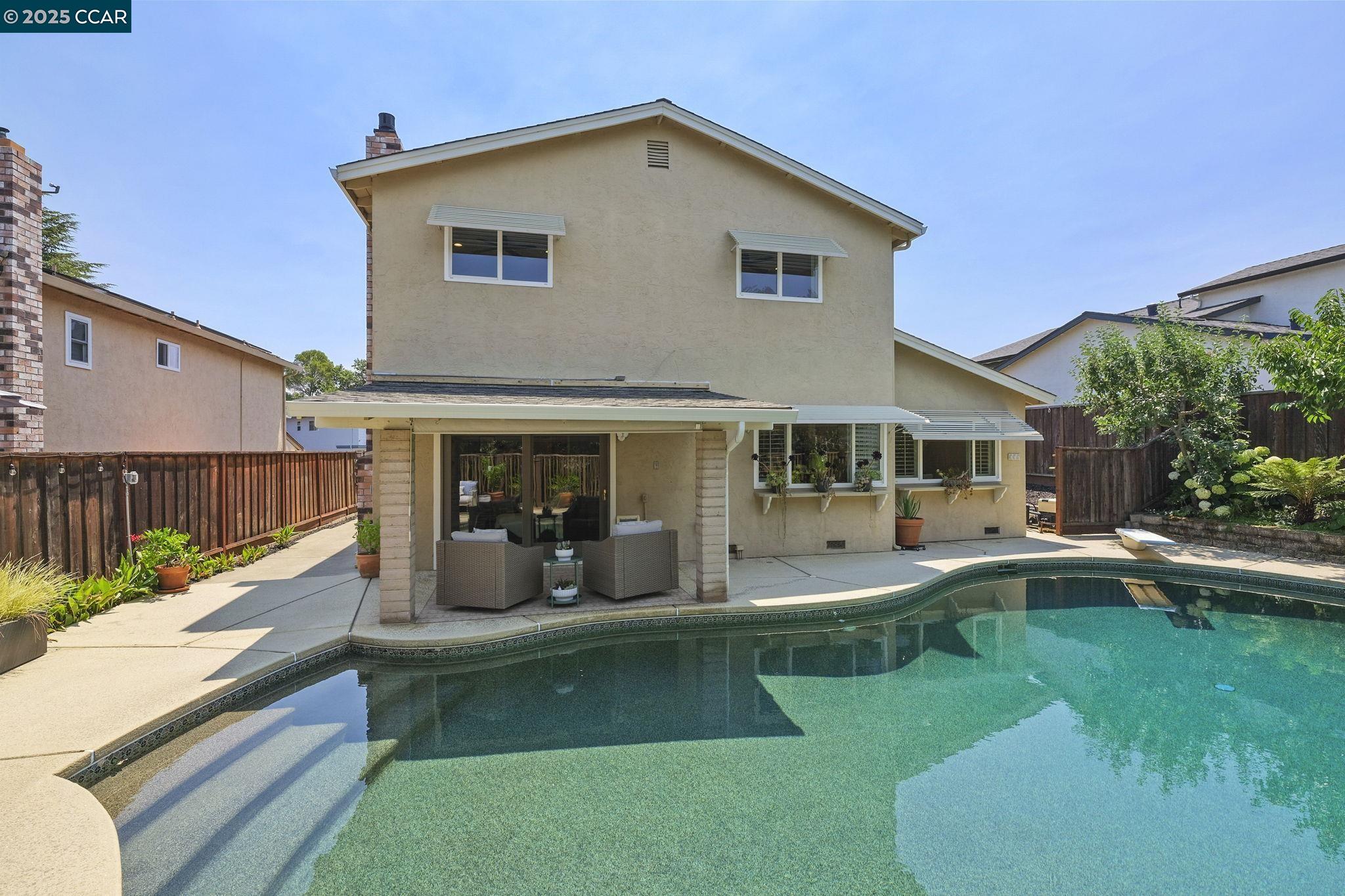 Detail Gallery Image 31 of 40 For 2218 Hidden Lakes Ct, Martinez,  CA 94553-5426 - 3 Beds | 2/1 Baths