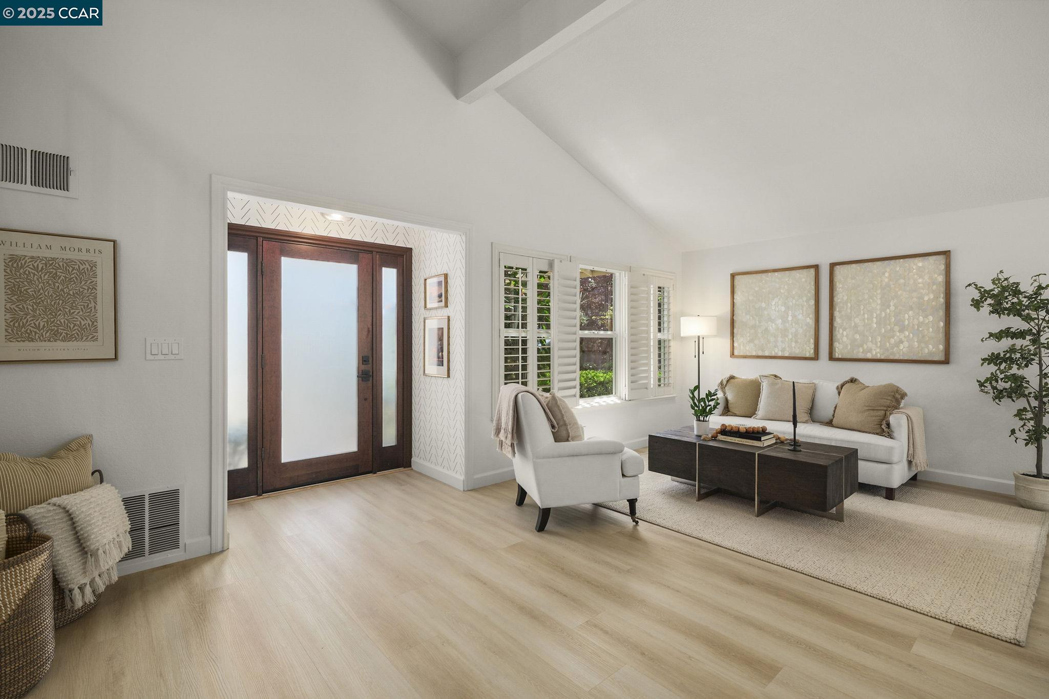 Detail Gallery Image 6 of 40 For 2218 Hidden Lakes Ct, Martinez,  CA 94553-5426 - 3 Beds | 2/1 Baths