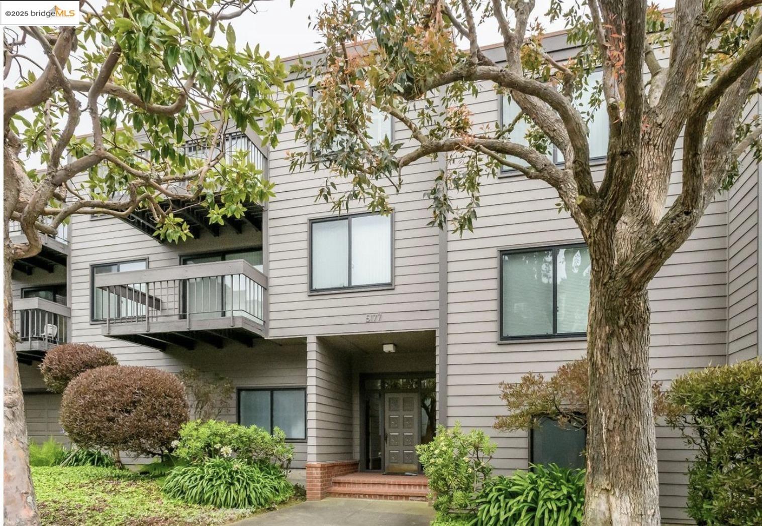 Detail Gallery Image 1 of 27 For 5177 Diamond Heights Blvd Apt 114,  San Francisco,  CA 94131 - 2 Beds | 2 Baths