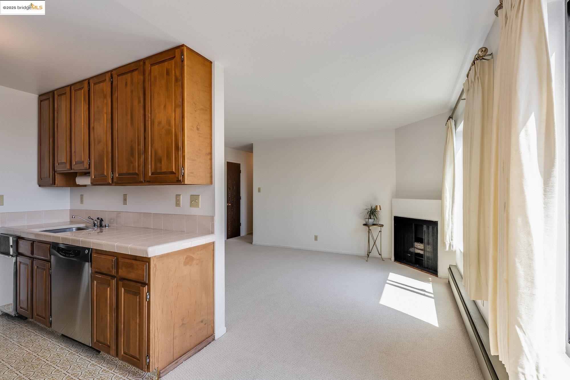 Detail Gallery Image 12 of 27 For 5177 Diamond Heights Blvd Apt 114,  San Francisco,  CA 94131 - 2 Beds | 2 Baths