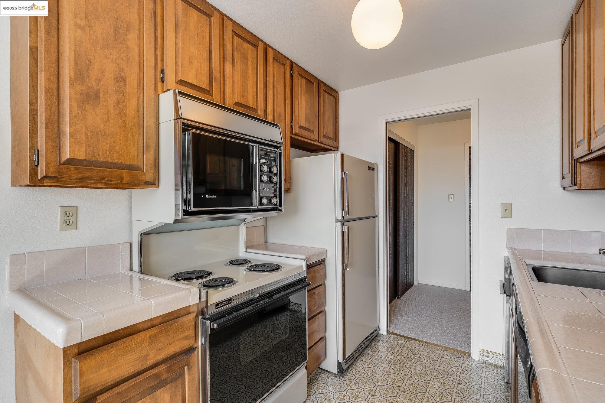 Detail Gallery Image 14 of 30 For 5177 Diamond Heights Blvd Apt 114,  San Francisco,  CA 94131 - 2 Beds | 2 Baths