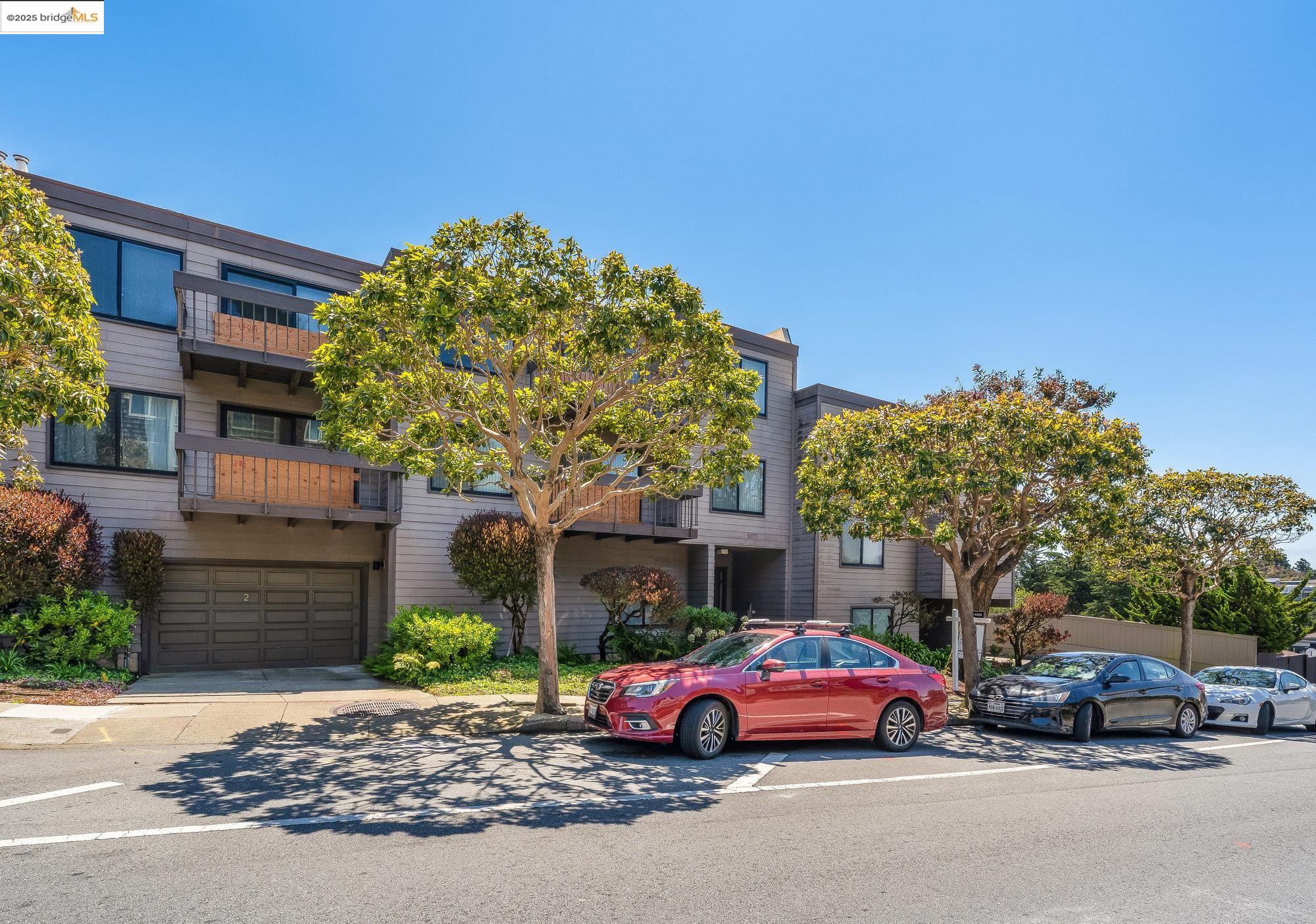 Detail Gallery Image 3 of 27 For 5177 Diamond Heights Blvd Apt 114,  San Francisco,  CA 94131 - 2 Beds | 2 Baths