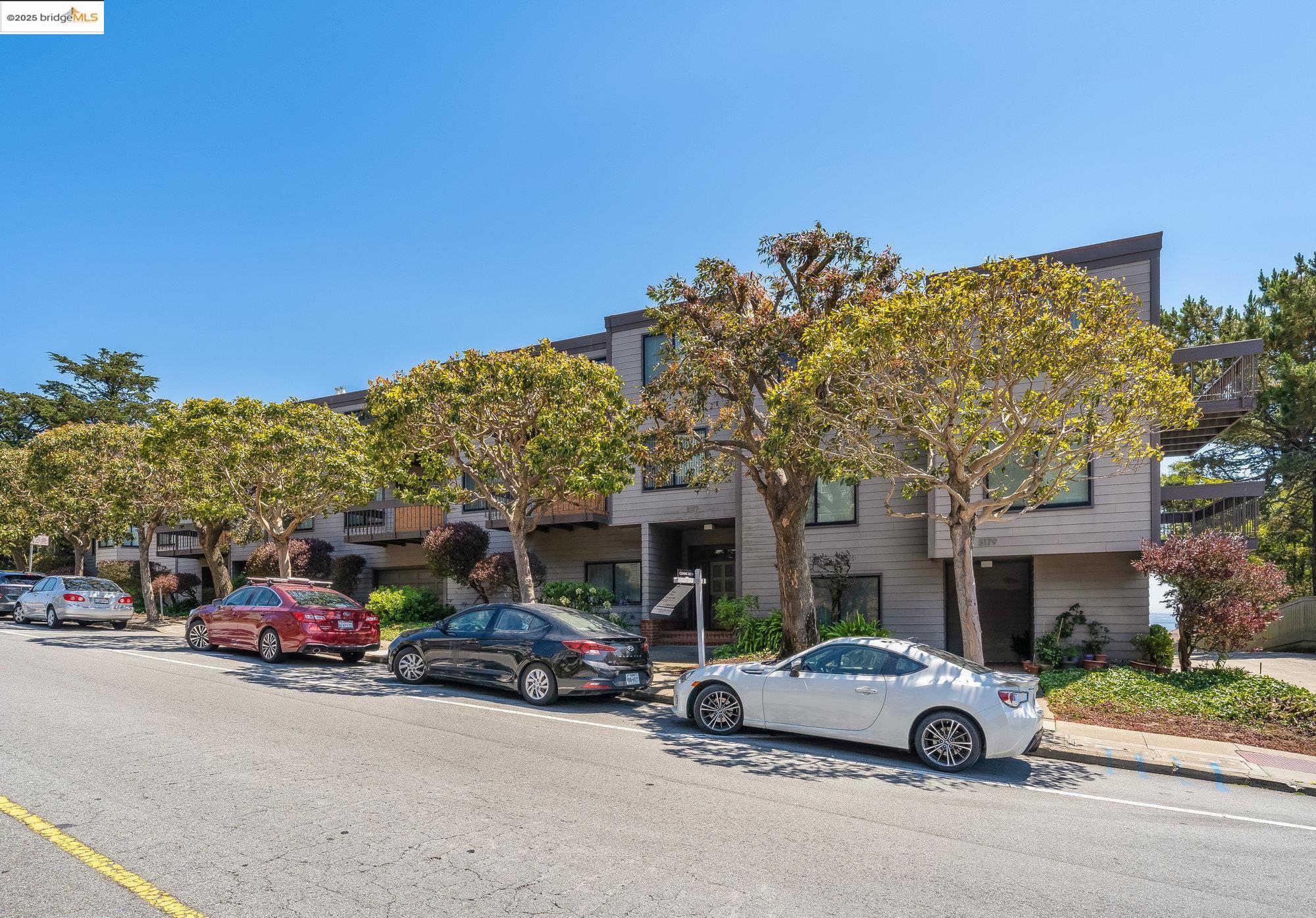 Detail Gallery Image 4 of 27 For 5177 Diamond Heights Blvd Apt 114,  San Francisco,  CA 94131 - 2 Beds | 2 Baths