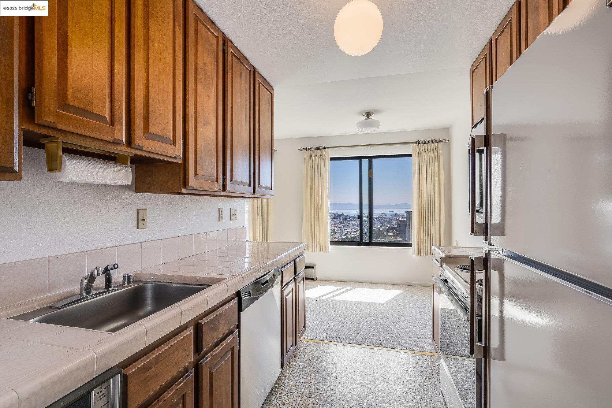 Detail Gallery Image 6 of 27 For 5177 Diamond Heights Blvd Apt 114,  San Francisco,  CA 94131 - 2 Beds | 2 Baths