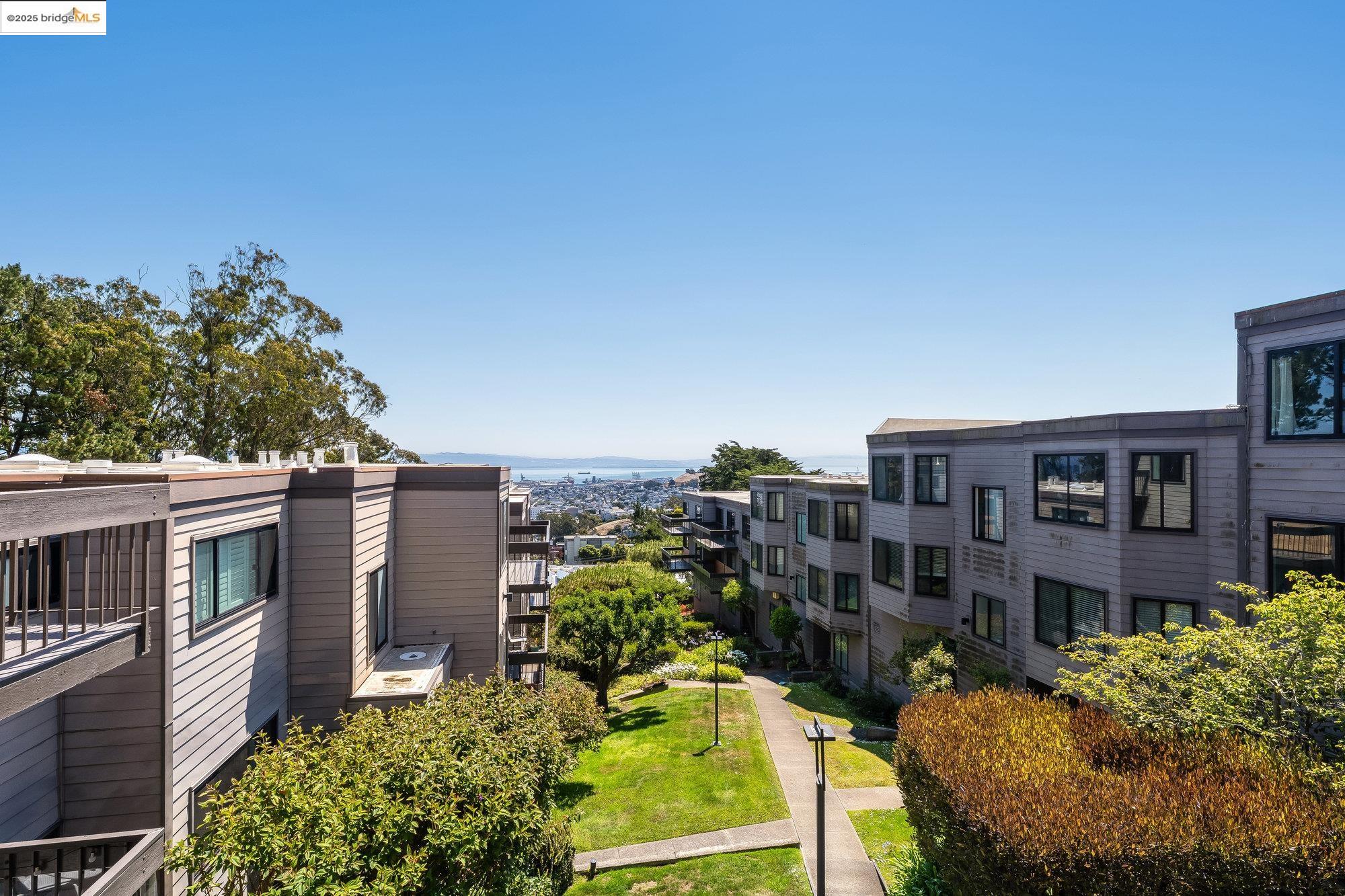 Detail Gallery Image 7 of 27 For 5177 Diamond Heights Blvd Apt 114,  San Francisco,  CA 94131 - 2 Beds | 2 Baths