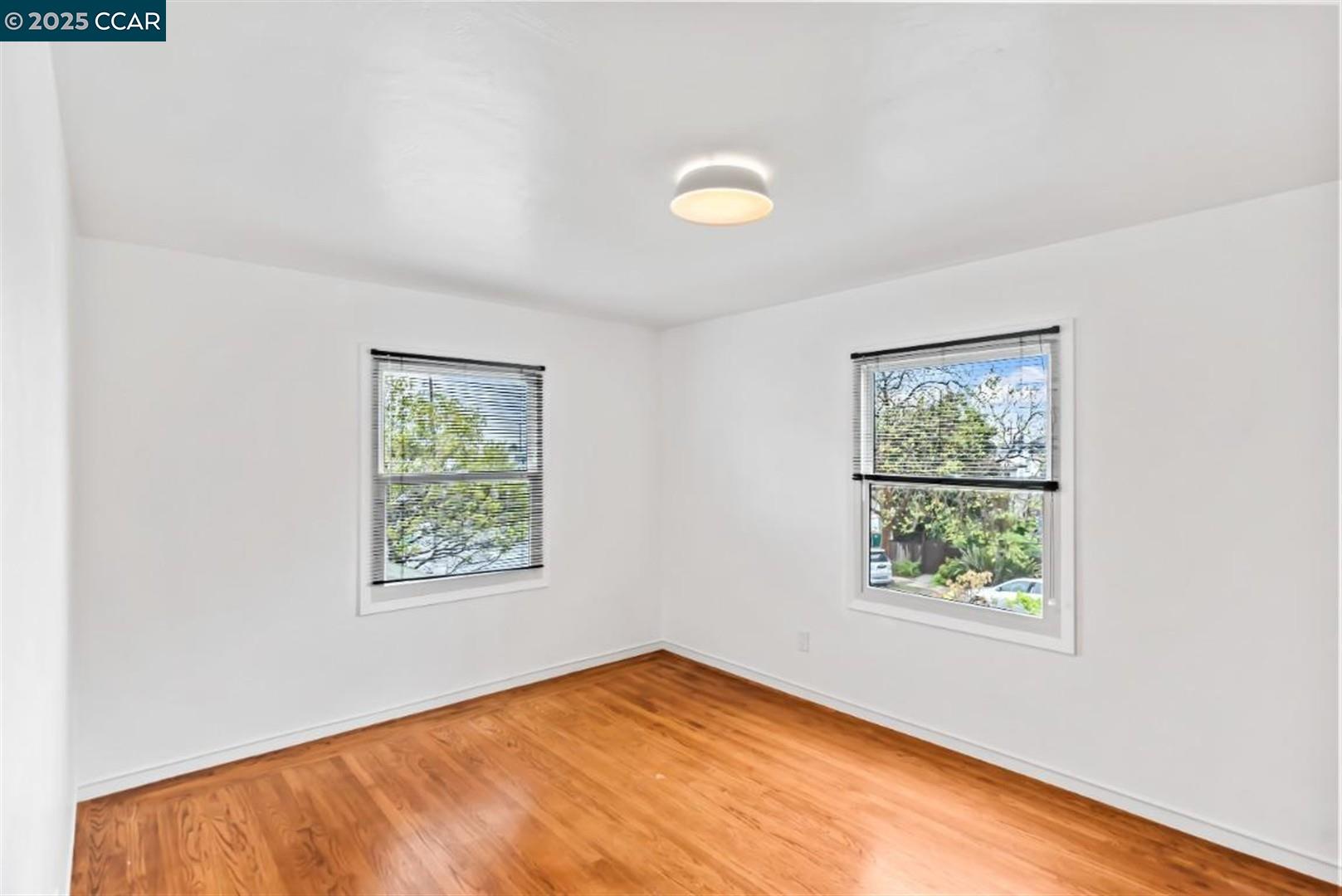 Detail Gallery Image 14 of 52 For 905 61st St, Oakland,  CA 94608 - – Beds | – Baths