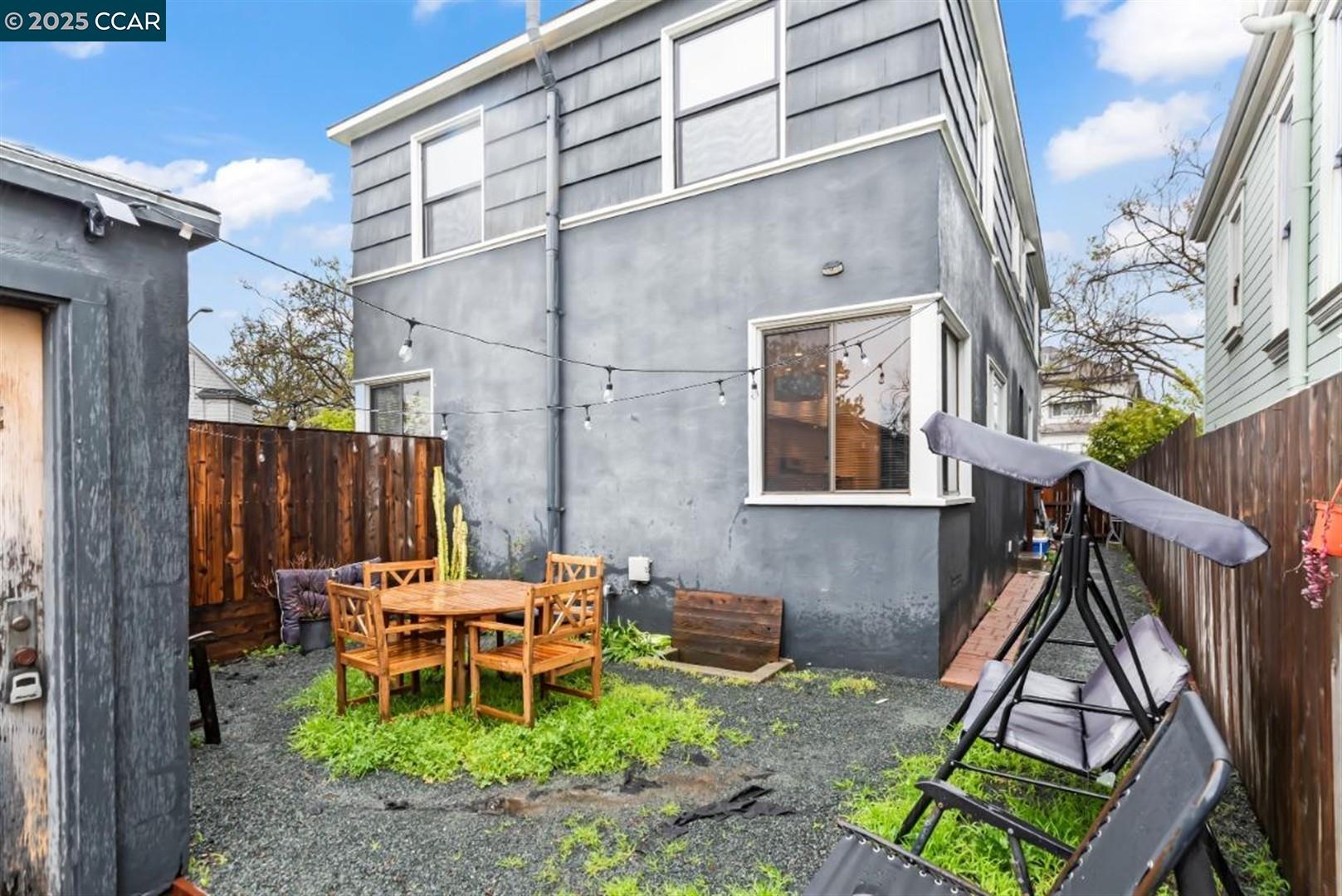Detail Gallery Image 20 of 52 For 905 61st St, Oakland,  CA 94608 - – Beds | – Baths