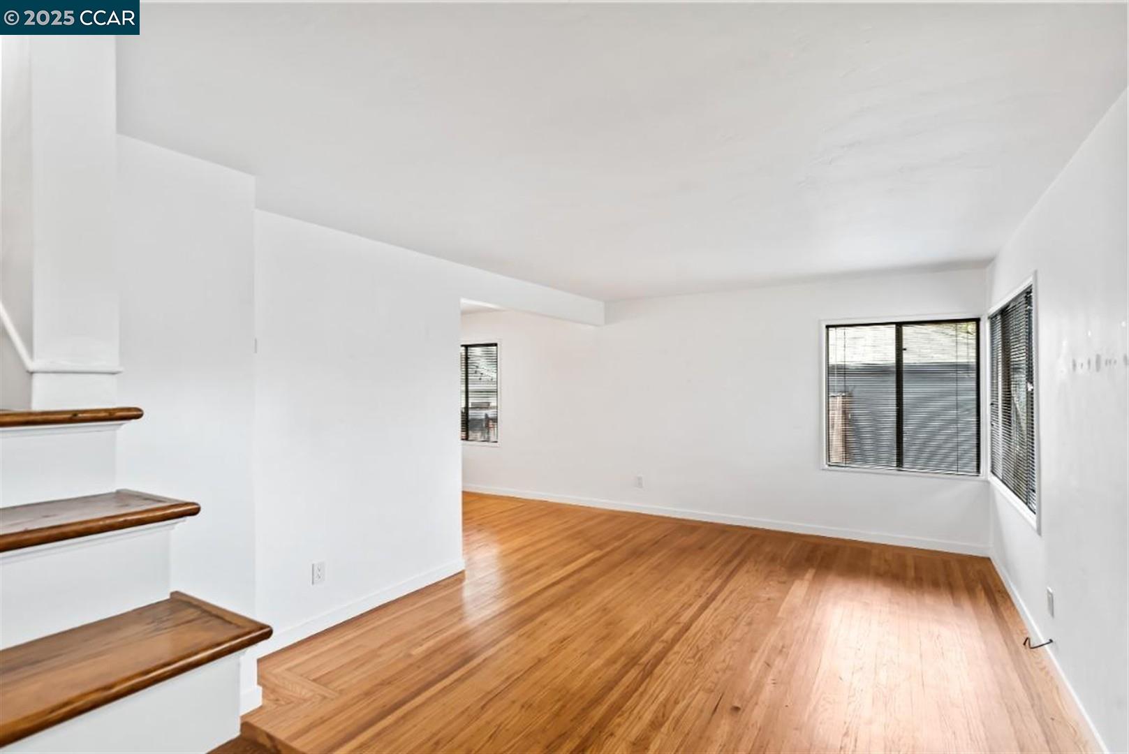 Detail Gallery Image 7 of 52 For 905 61st St, Oakland,  CA 94608 - – Beds | – Baths