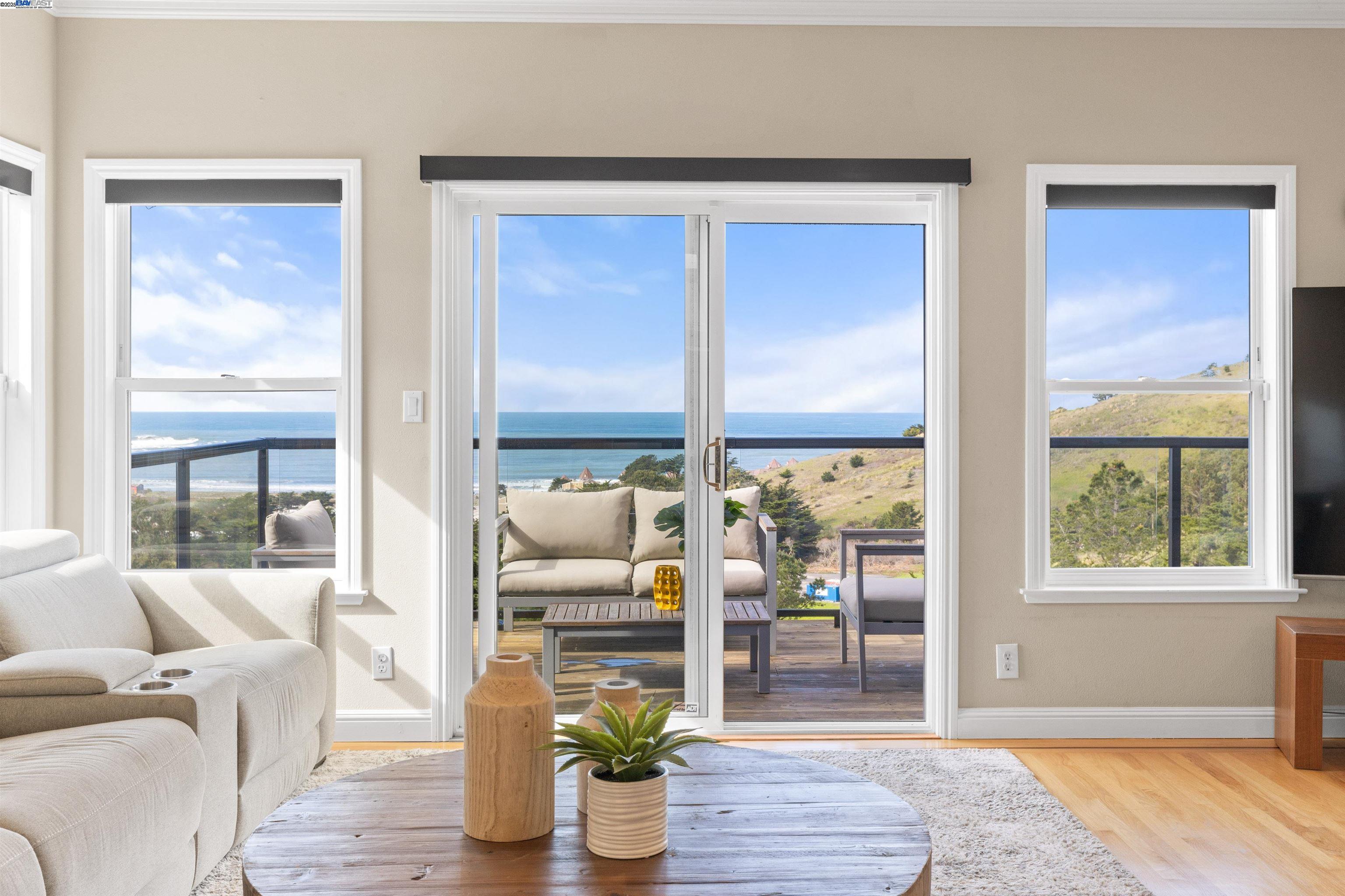 Detail Gallery Image 7 of 60 For 674 Corona Dr, Pacifica,  CA 94044 - 5 Beds | 5/2 Baths