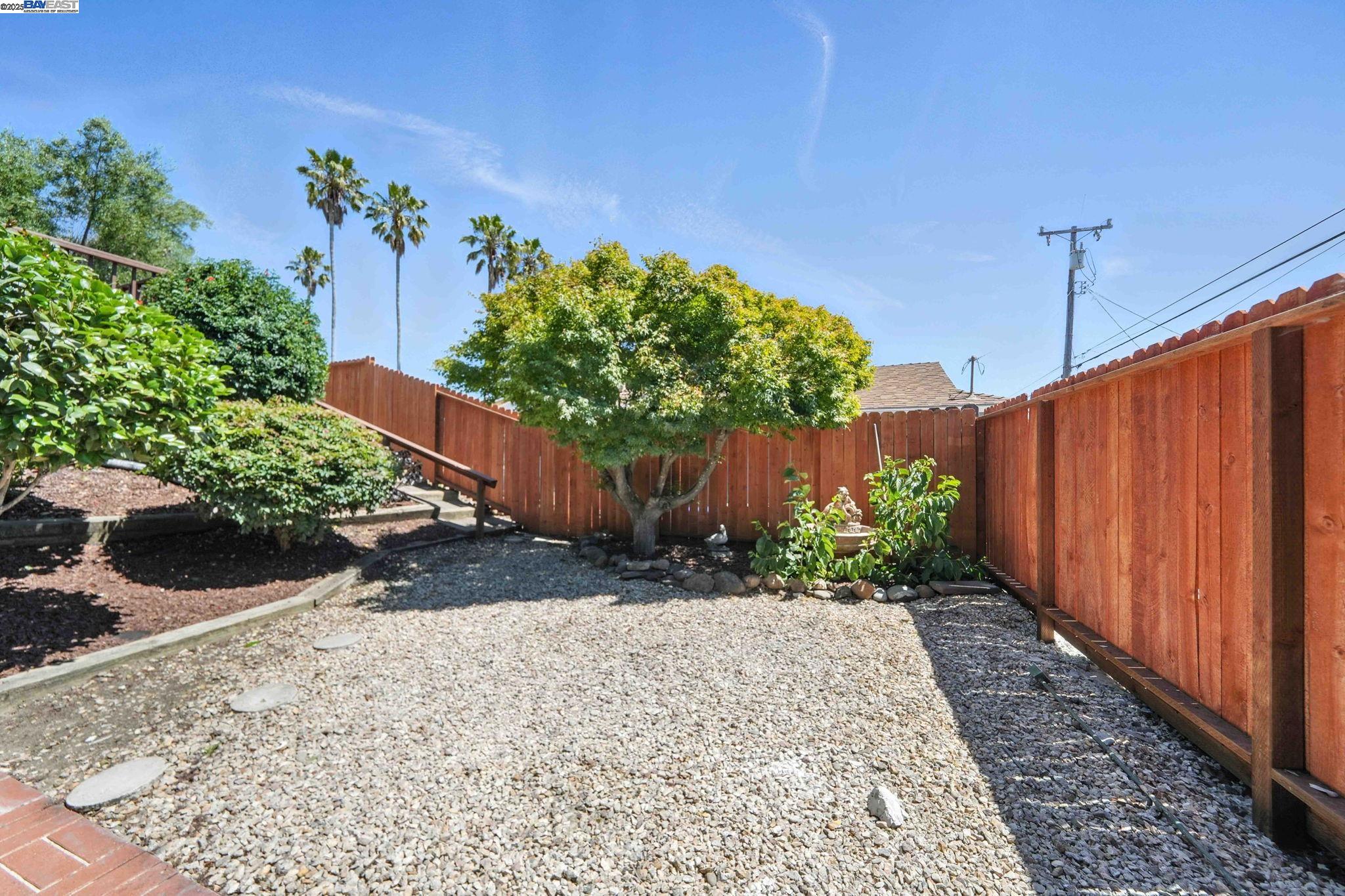 Detail Gallery Image 29 of 36 For 3115 Deseret Dr, El Sobrante,  CA 94803 - 3 Beds | 3 Baths