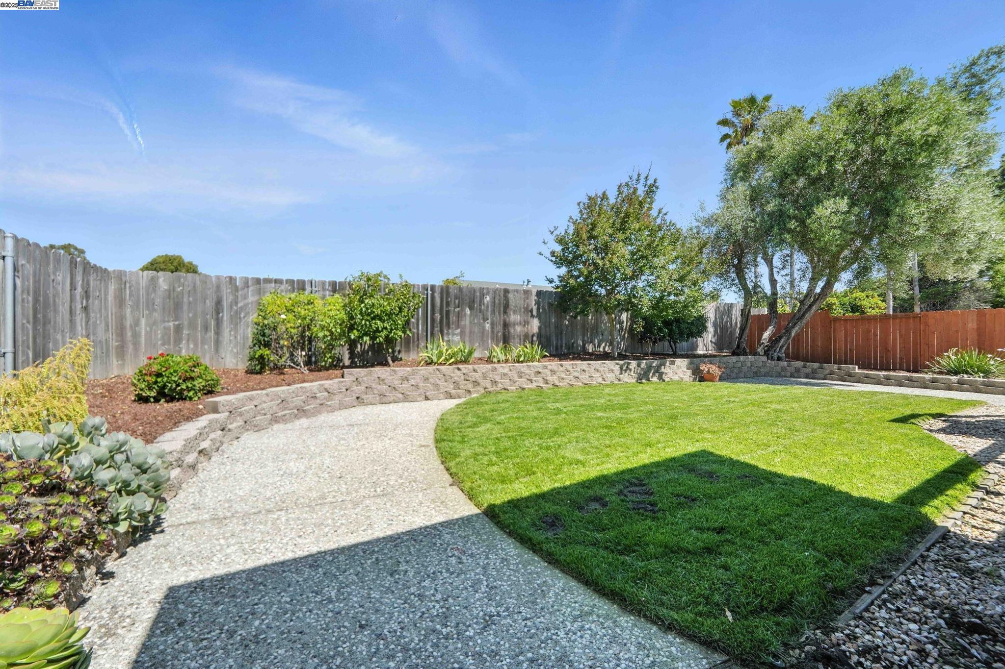 Detail Gallery Image 30 of 36 For 3115 Deseret Dr, El Sobrante,  CA 94803 - 3 Beds | 3 Baths