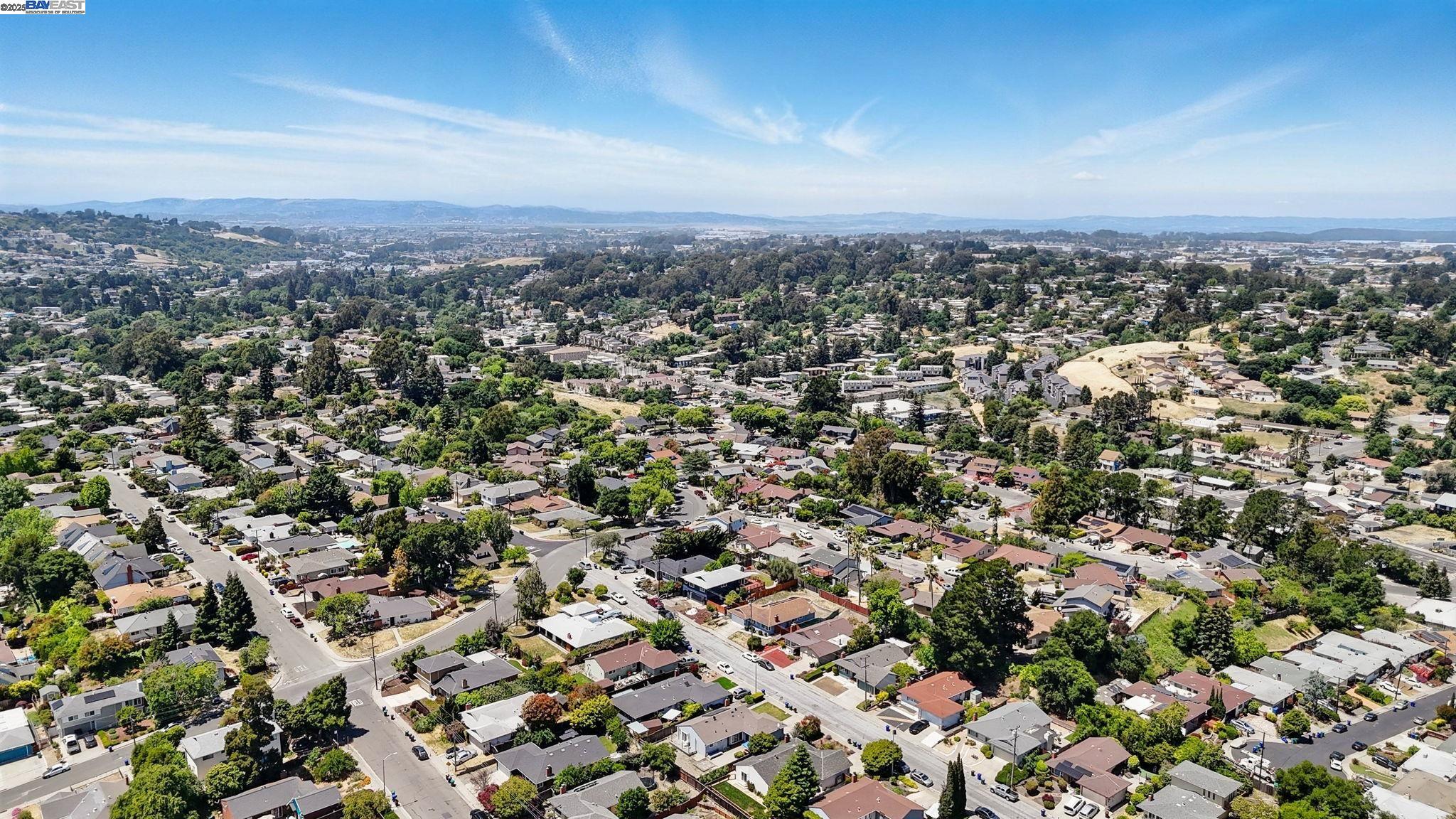 Detail Gallery Image 35 of 36 For 3115 Deseret Dr, El Sobrante,  CA 94803 - 3 Beds | 3 Baths