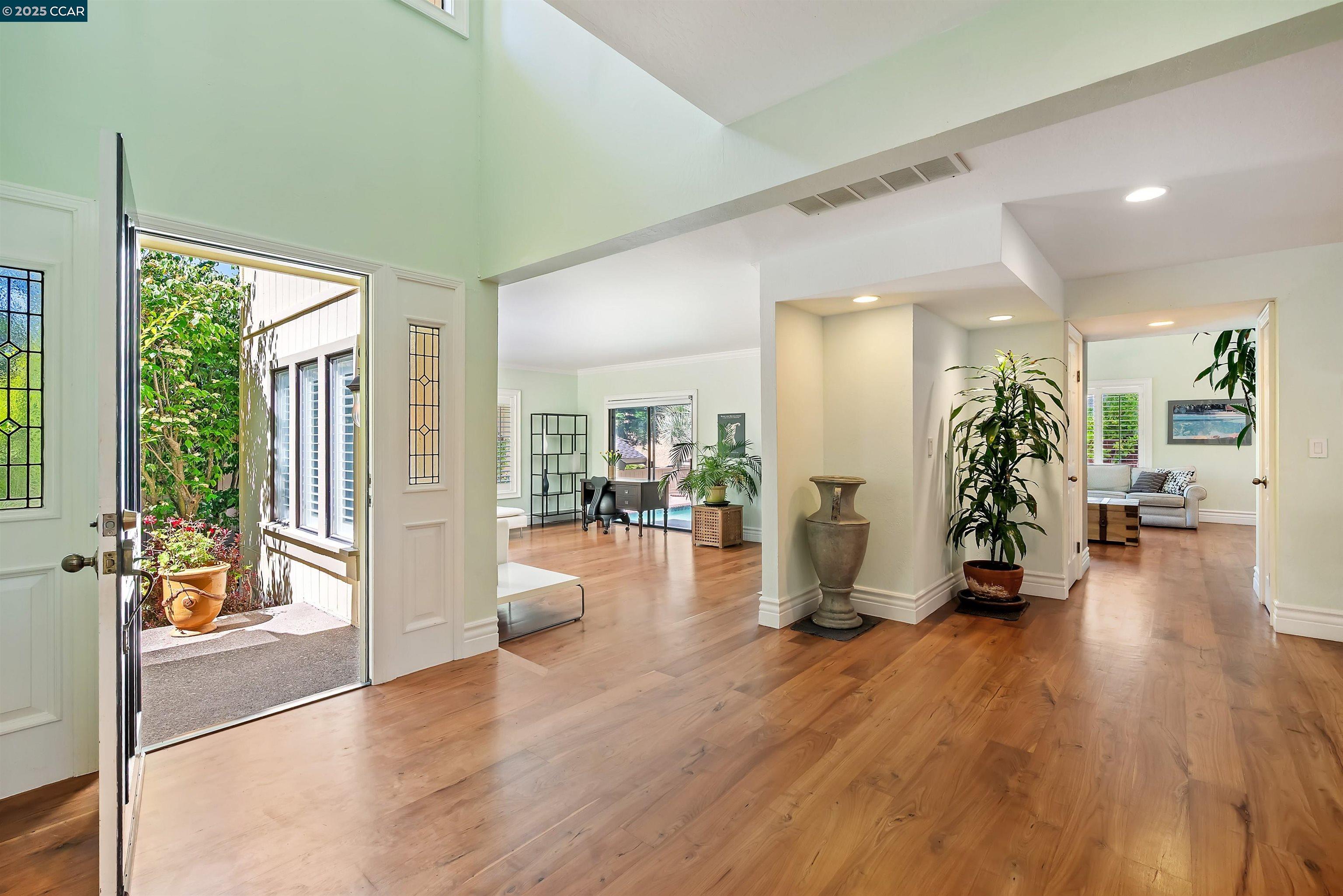 Detail Gallery Image 15 of 57 For 951 Redwood Dr, Danville,  CA 94506 - 3 Beds | 3 Baths
