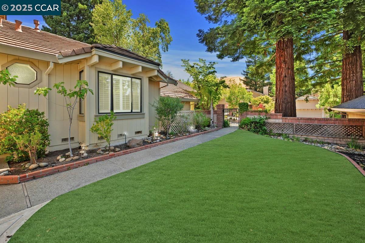 Detail Gallery Image 3 of 57 For 951 Redwood Dr, Danville,  CA 94506 - 3 Beds | 3 Baths