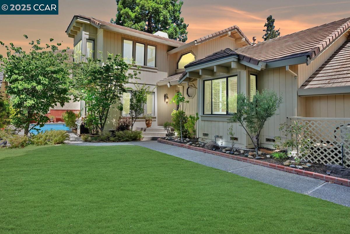 Detail Gallery Image 4 of 57 For 951 Redwood Dr, Danville,  CA 94506 - 3 Beds | 3 Baths