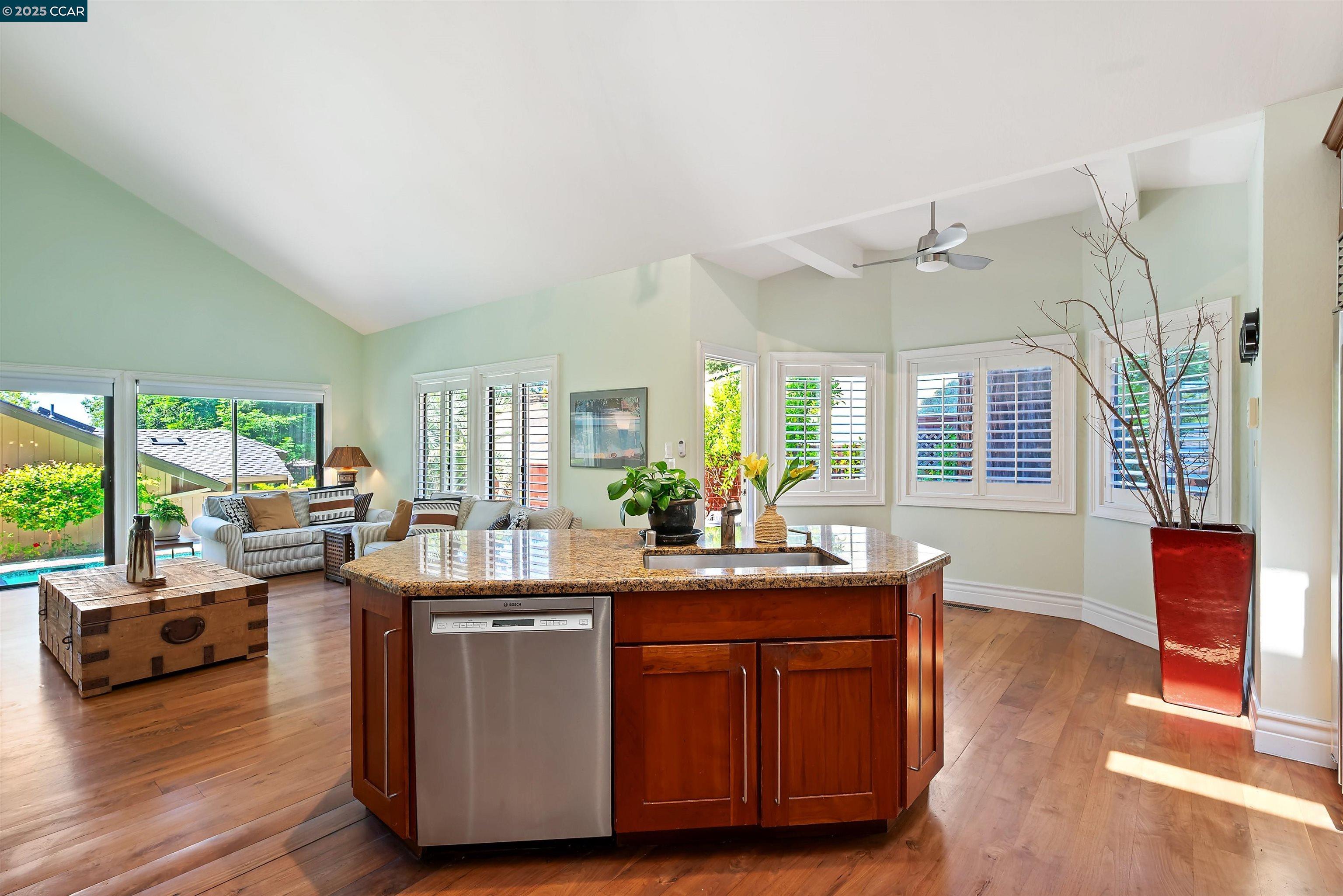 Detail Gallery Image 32 of 57 For 951 Redwood Dr, Danville,  CA 94506 - 3 Beds | 3 Baths