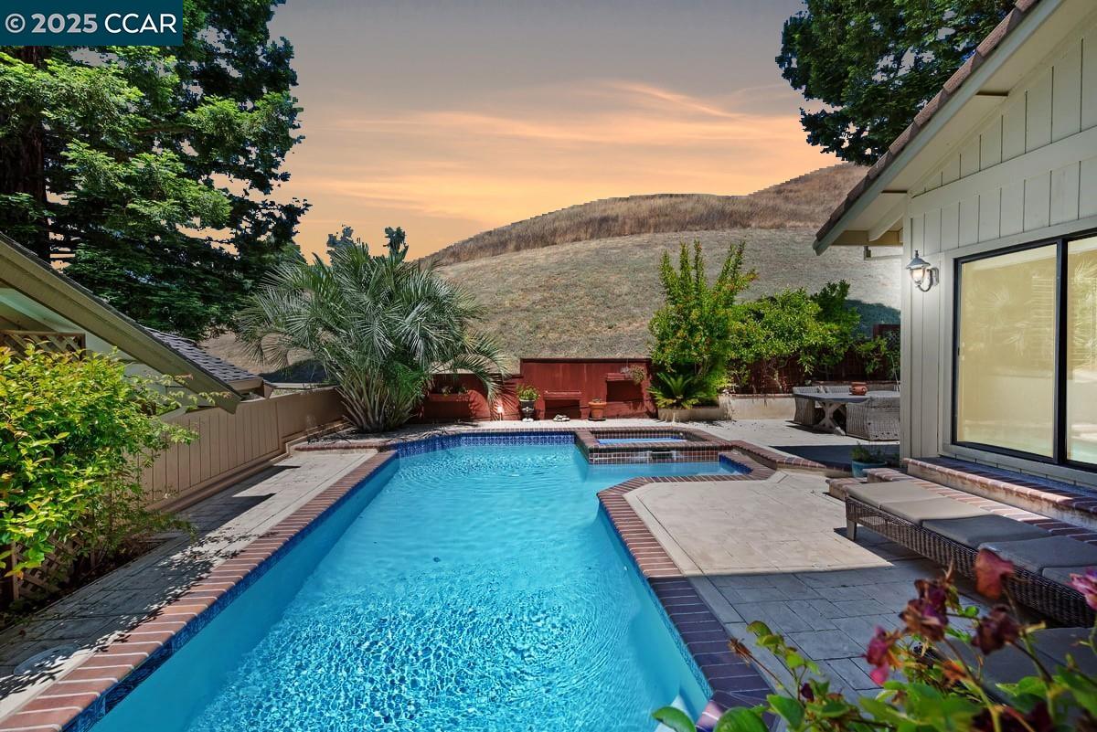 Detail Gallery Image 8 of 57 For 951 Redwood Dr, Danville,  CA 94506 - 3 Beds | 3 Baths