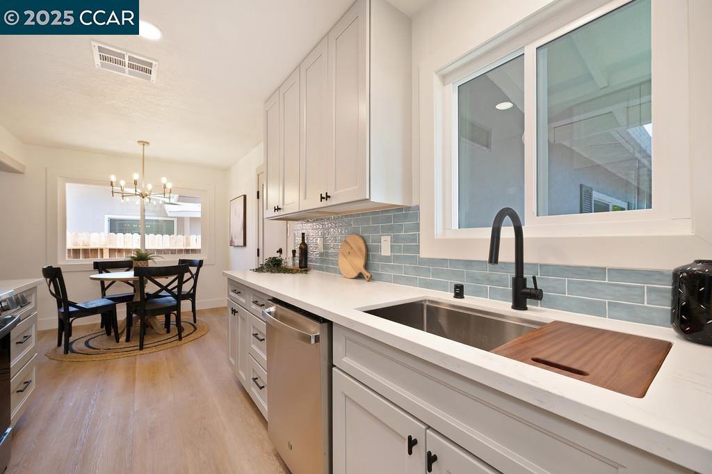 Detail Gallery Image 7 of 21 For 1322 Sheridan Ave, Roseville,  CA 95661 - 3 Beds | 2 Baths