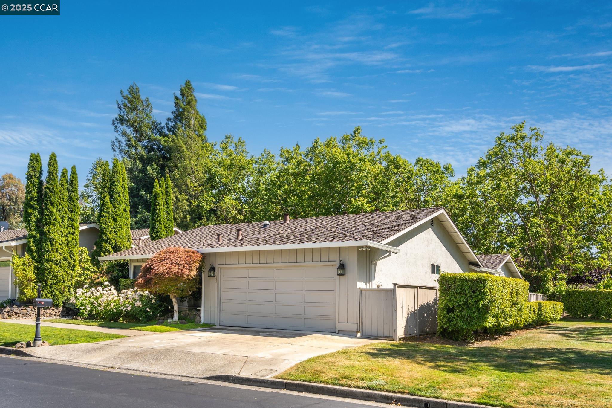Detail Gallery Image 2 of 28 For 2003 Saint George Rd, Danville,  CA 94526 - 4 Beds | 2/1 Baths