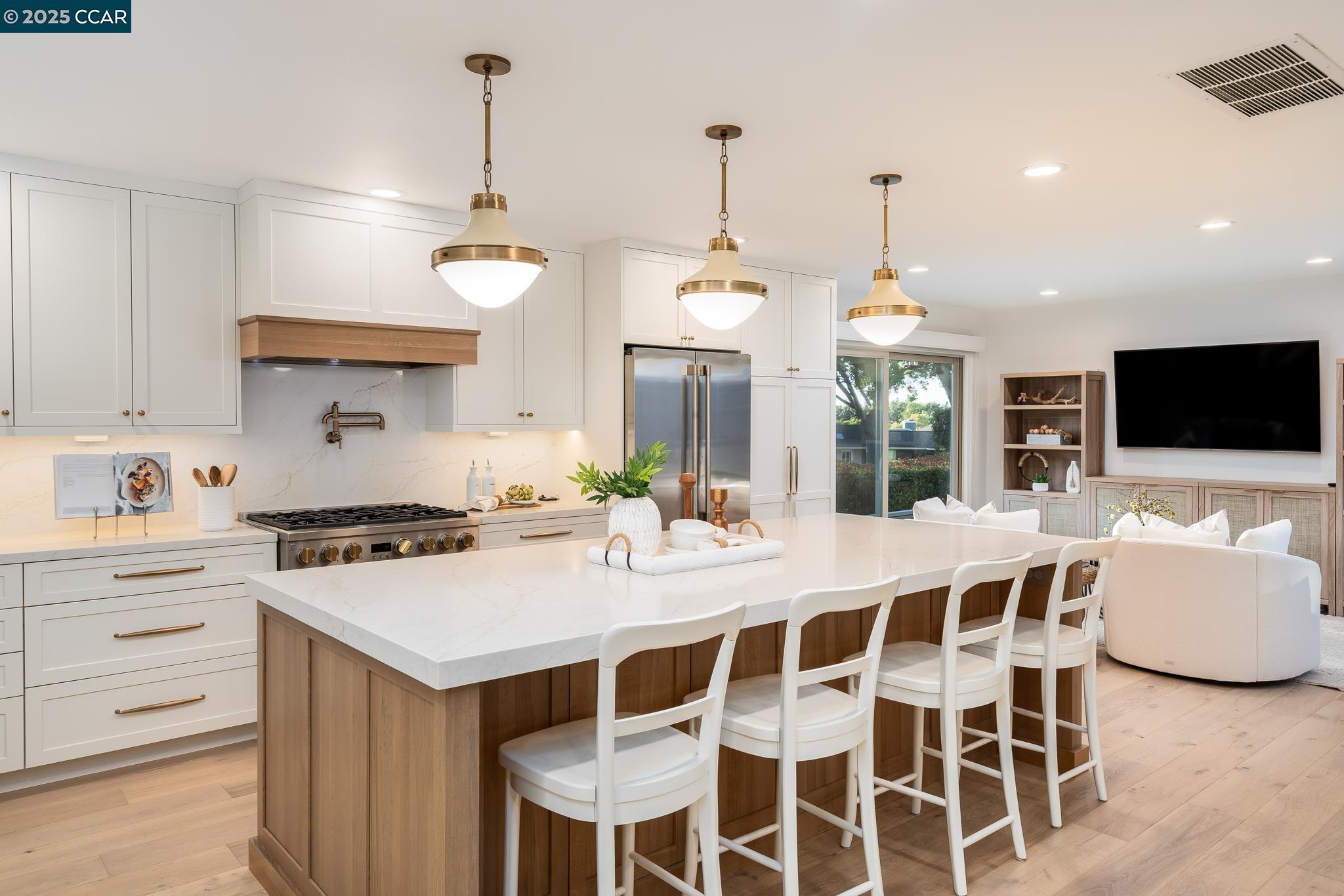Detail Gallery Image 14 of 28 For 2003 Saint George Rd, Danville,  CA 94526 - 4 Beds | 2/1 Baths