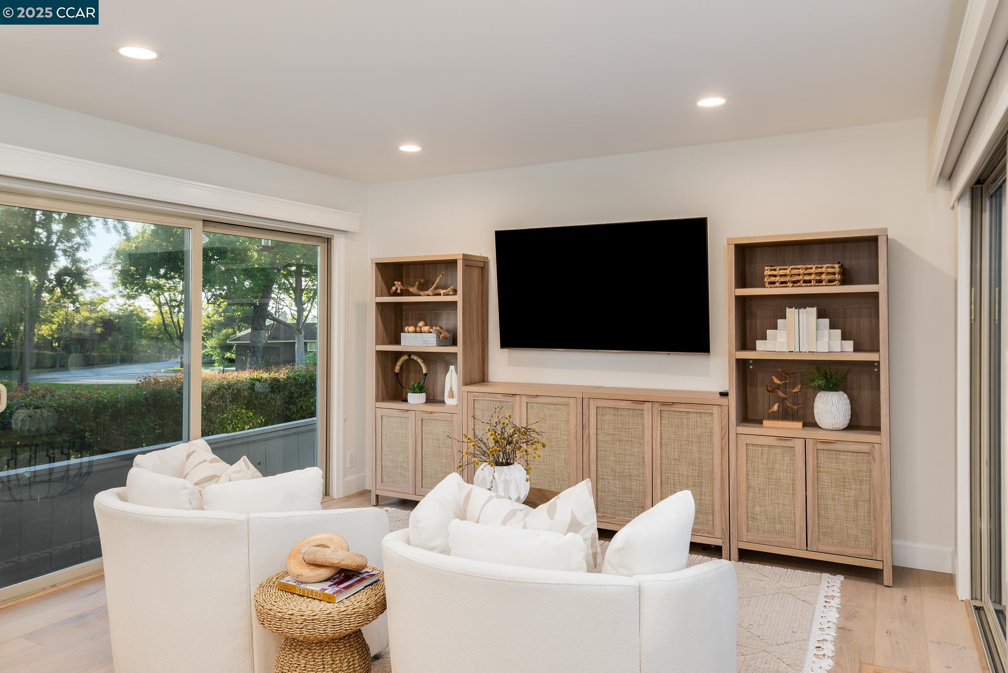 Detail Gallery Image 16 of 28 For 2003 Saint George Rd, Danville,  CA 94526 - 4 Beds | 2/1 Baths