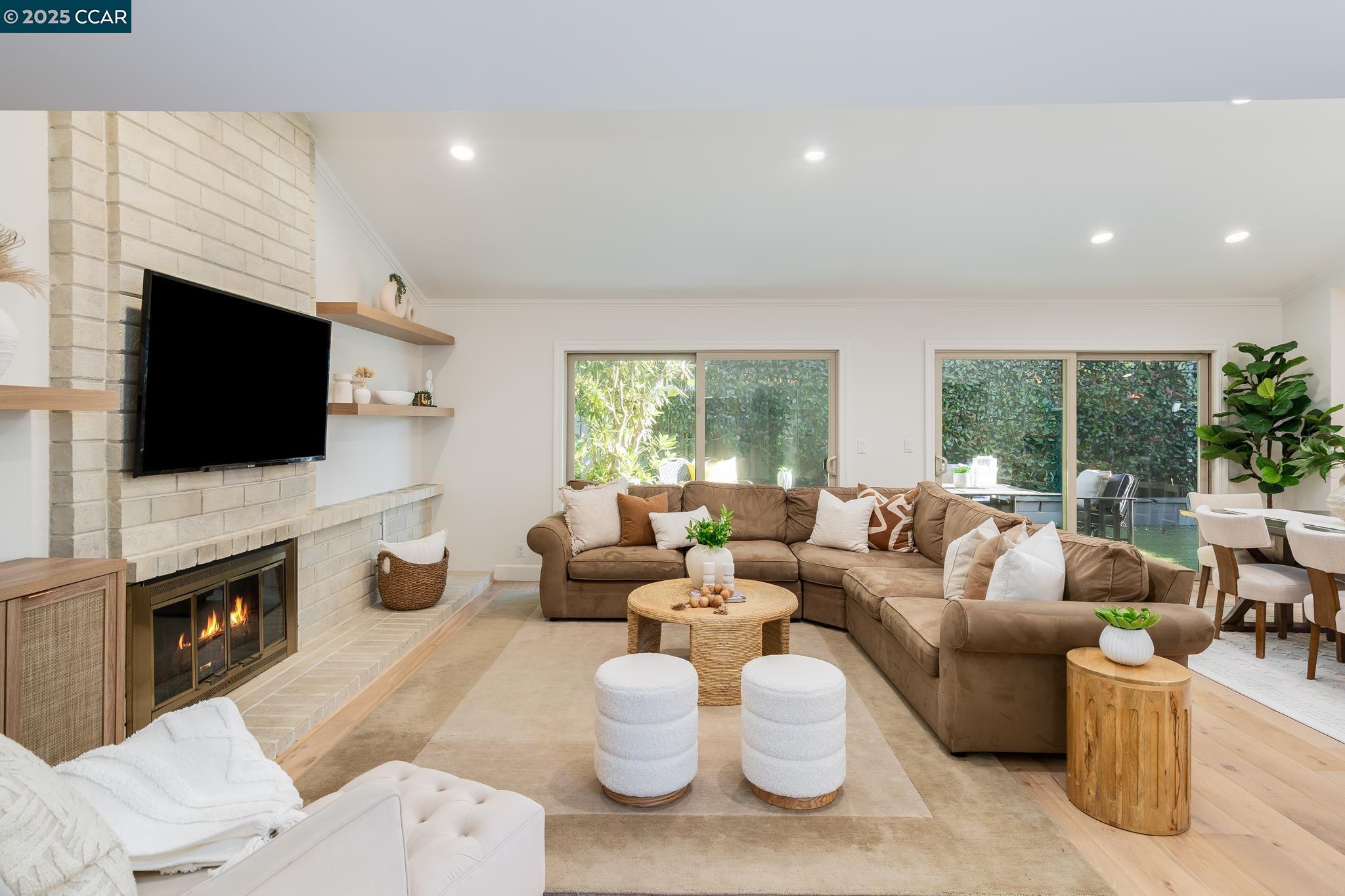 Detail Gallery Image 3 of 28 For 2003 Saint George Rd, Danville,  CA 94526 - 4 Beds | 2/1 Baths