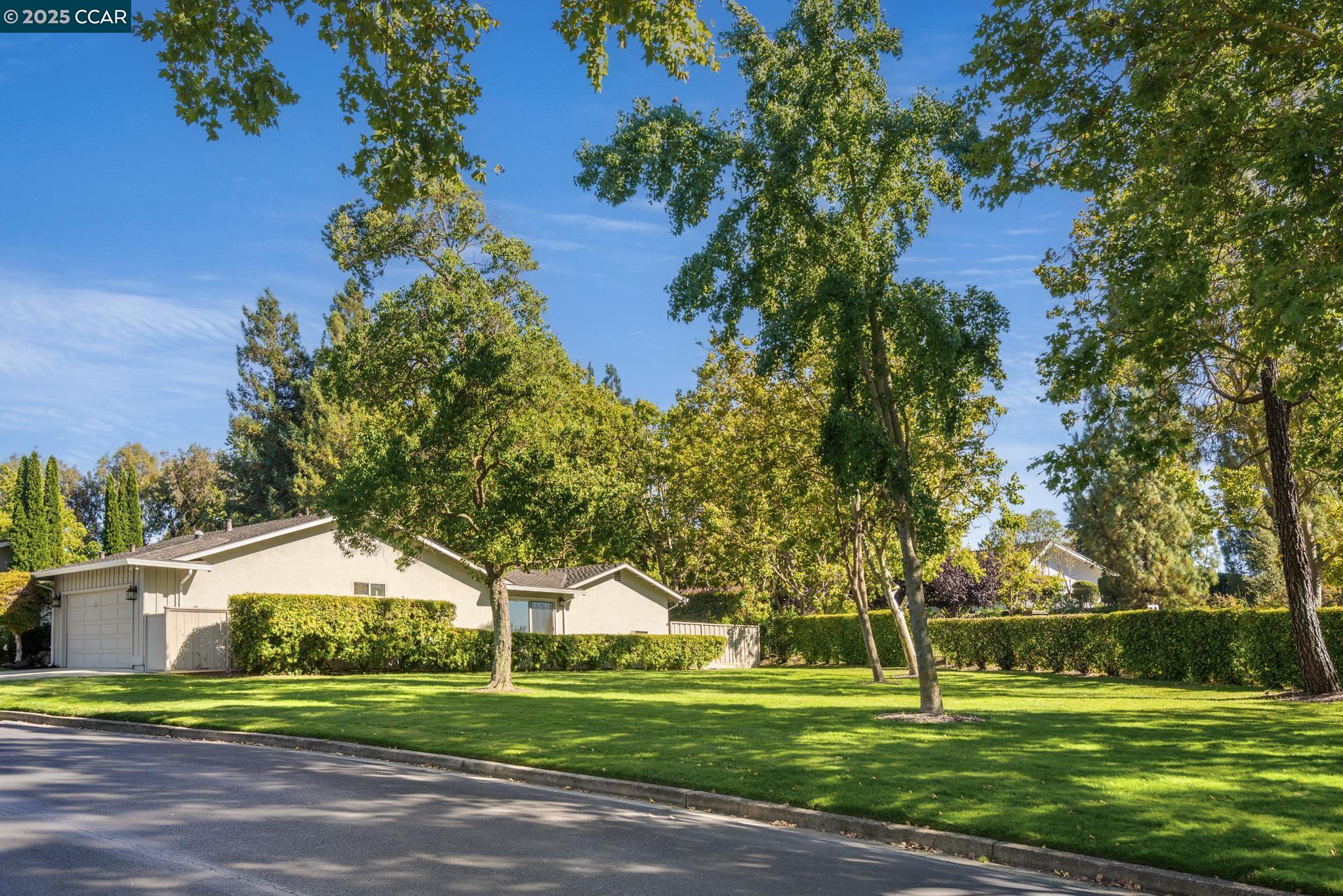 Detail Gallery Image 34 of 39 For 2003 Saint George Rd, Danville,  CA 94526 - 4 Beds | 2/1 Baths