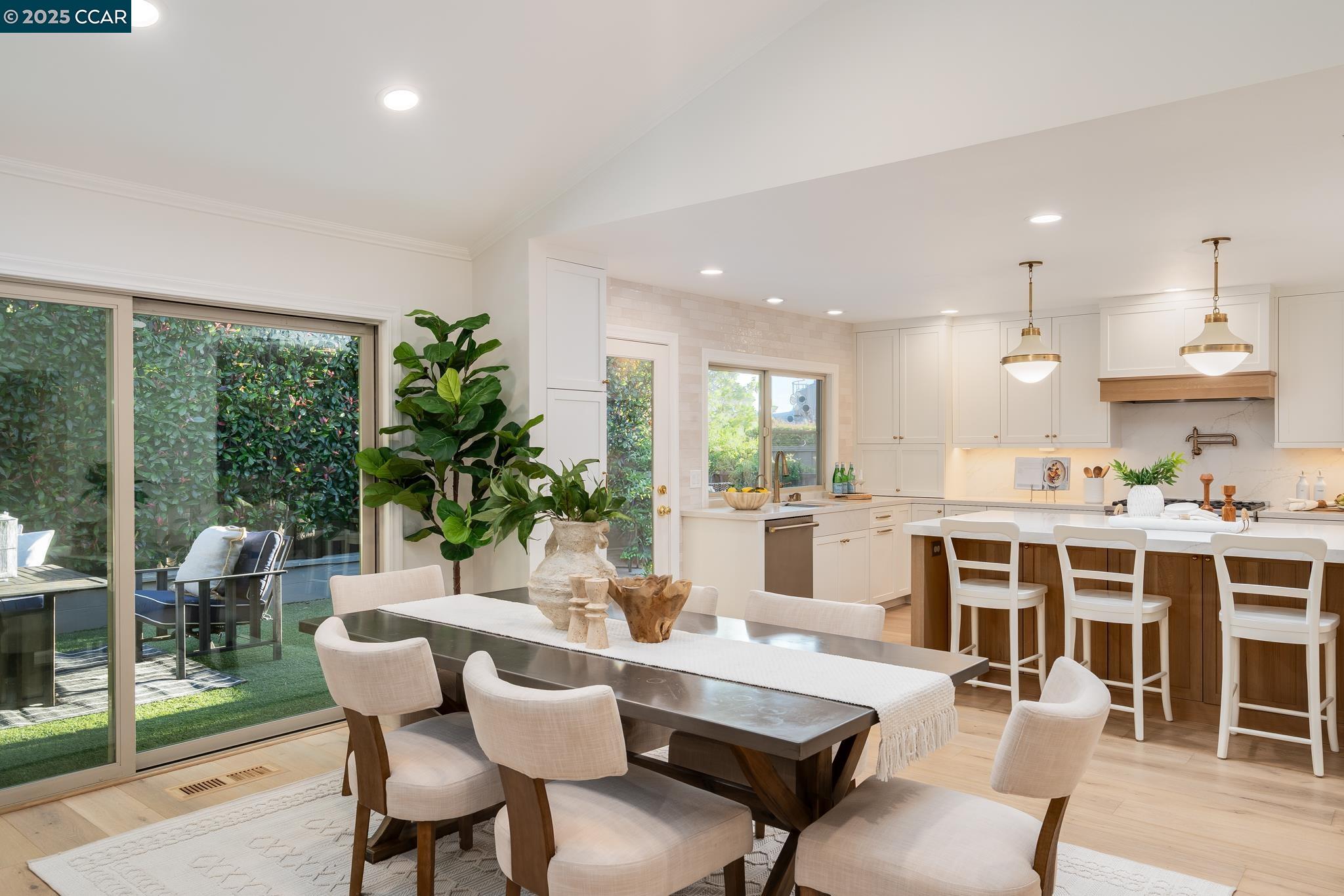 Detail Gallery Image 9 of 28 For 2003 Saint George Rd, Danville,  CA 94526 - 4 Beds | 2/1 Baths