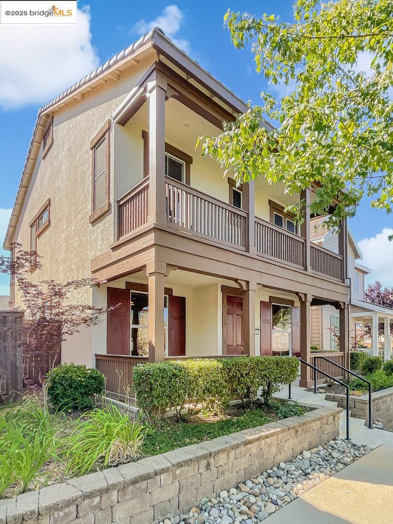 Detail Gallery Image 2 of 29 For 3168 Village Plaza Dr, Roseville,  CA 95747 - 3 Beds | 2/1 Baths