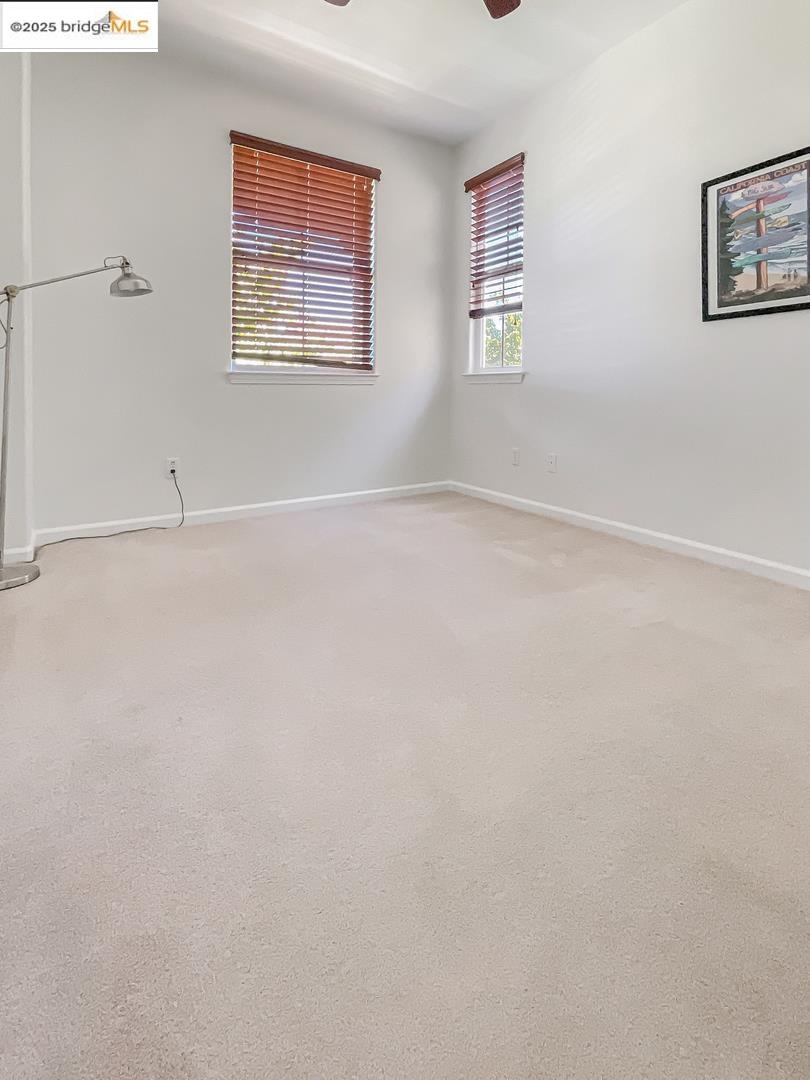 Detail Gallery Image 18 of 29 For 3168 Village Plaza Dr, Roseville,  CA 95747 - 3 Beds | 2/1 Baths