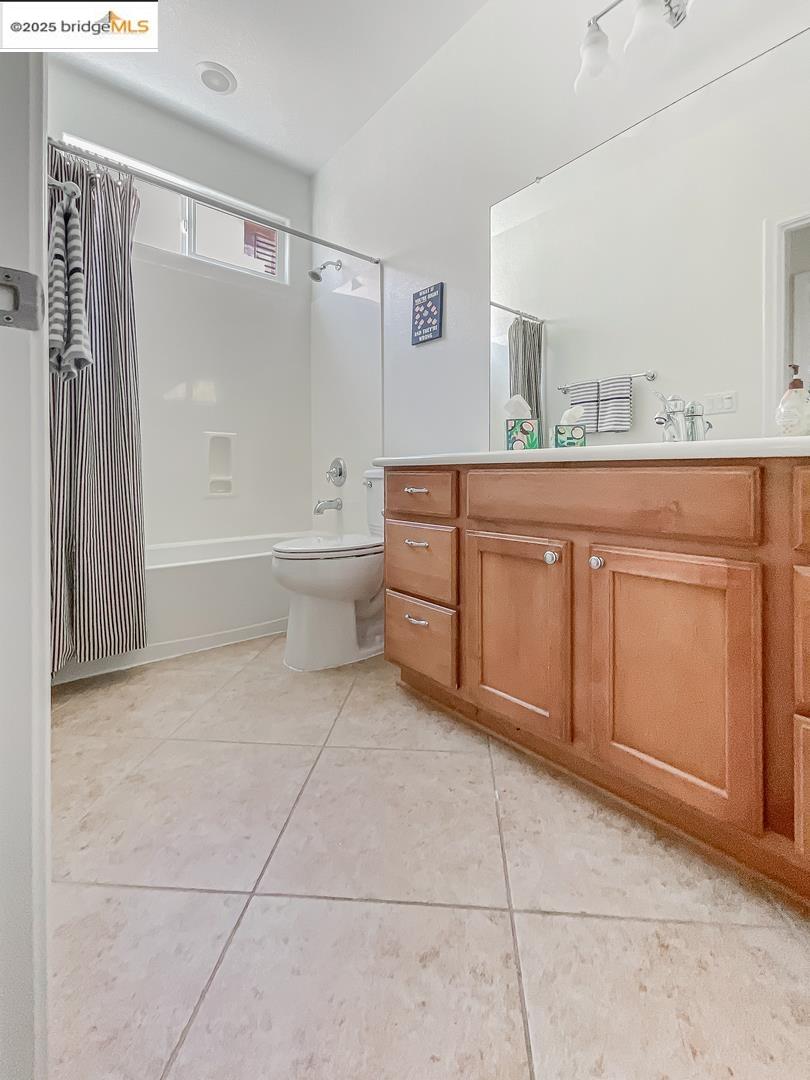 Detail Gallery Image 21 of 29 For 3168 Village Plaza Dr, Roseville,  CA 95747 - 3 Beds | 2/1 Baths