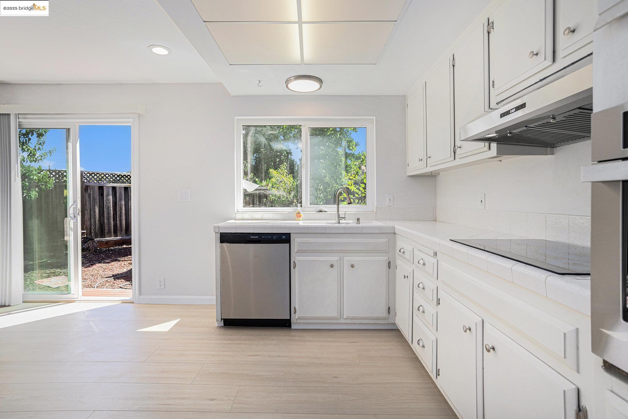 Detail Gallery Image 11 of 30 For 25 Marilyn Pl, San Ramon,  CA 94583 - 4 Beds | 2 Baths