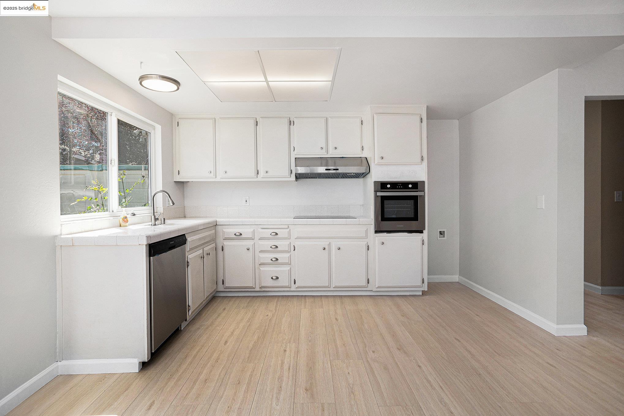 Detail Gallery Image 12 of 30 For 25 Marilyn Pl, San Ramon,  CA 94583 - 4 Beds | 2 Baths