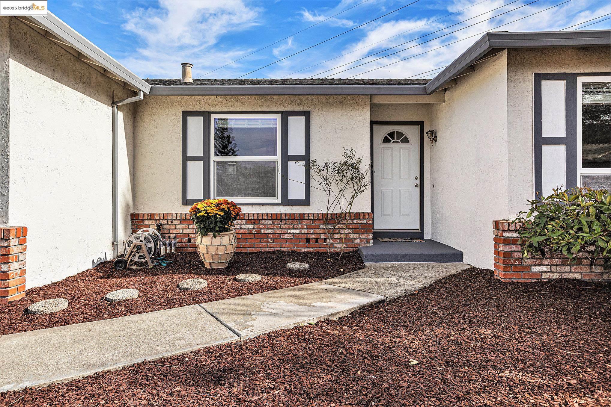 Detail Gallery Image 3 of 30 For 25 Marilyn Pl, San Ramon,  CA 94583 - 4 Beds | 2 Baths