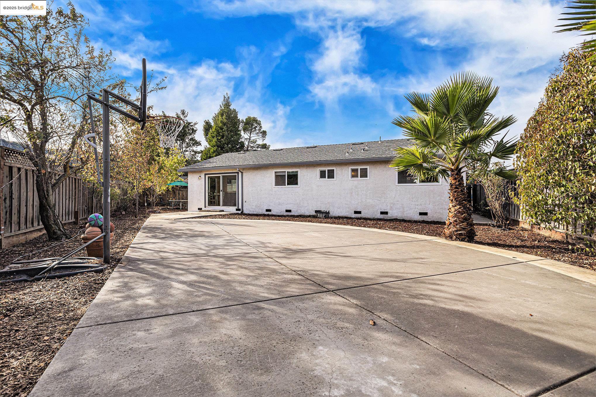Detail Gallery Image 23 of 30 For 25 Marilyn Pl, San Ramon,  CA 94583 - 4 Beds | 2 Baths