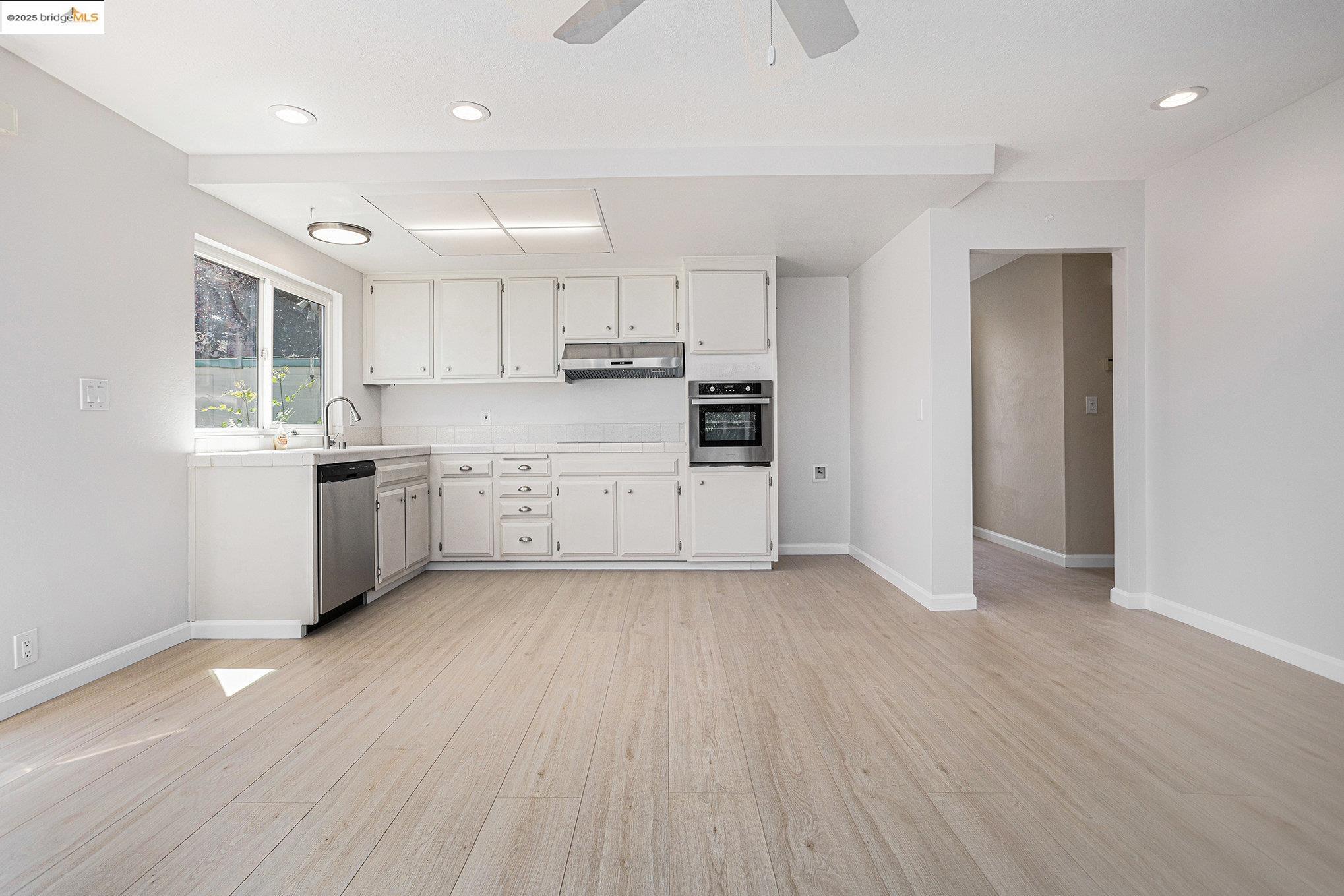 Detail Gallery Image 10 of 30 For 25 Marilyn Pl, San Ramon,  CA 94583 - 4 Beds | 2 Baths