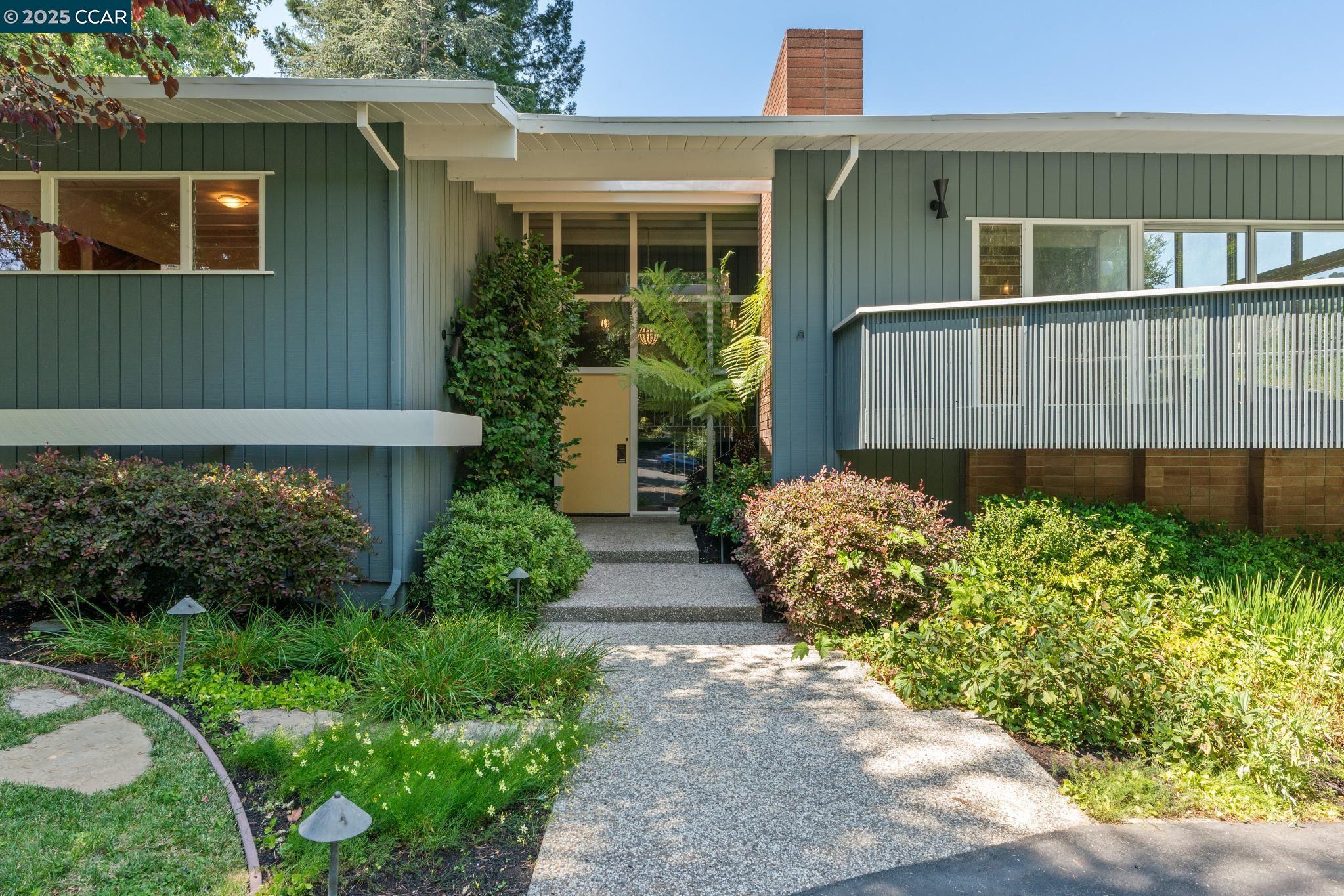 Detail Gallery Image 2 of 54 For 3806 Palo Alto Dr, Lafayette,  CA 94549 - 4 Beds | 3 Baths