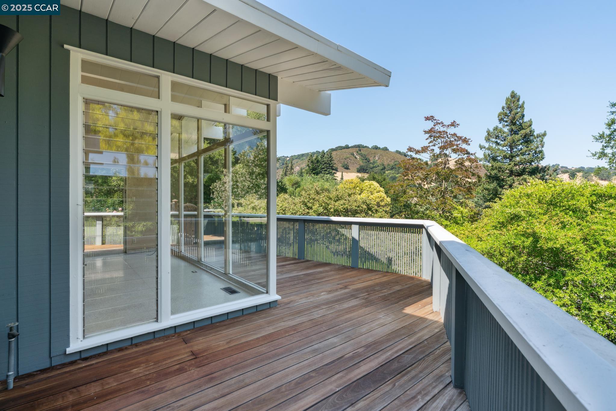 Detail Gallery Image 15 of 54 For 3806 Palo Alto Dr, Lafayette,  CA 94549 - 4 Beds | 3 Baths