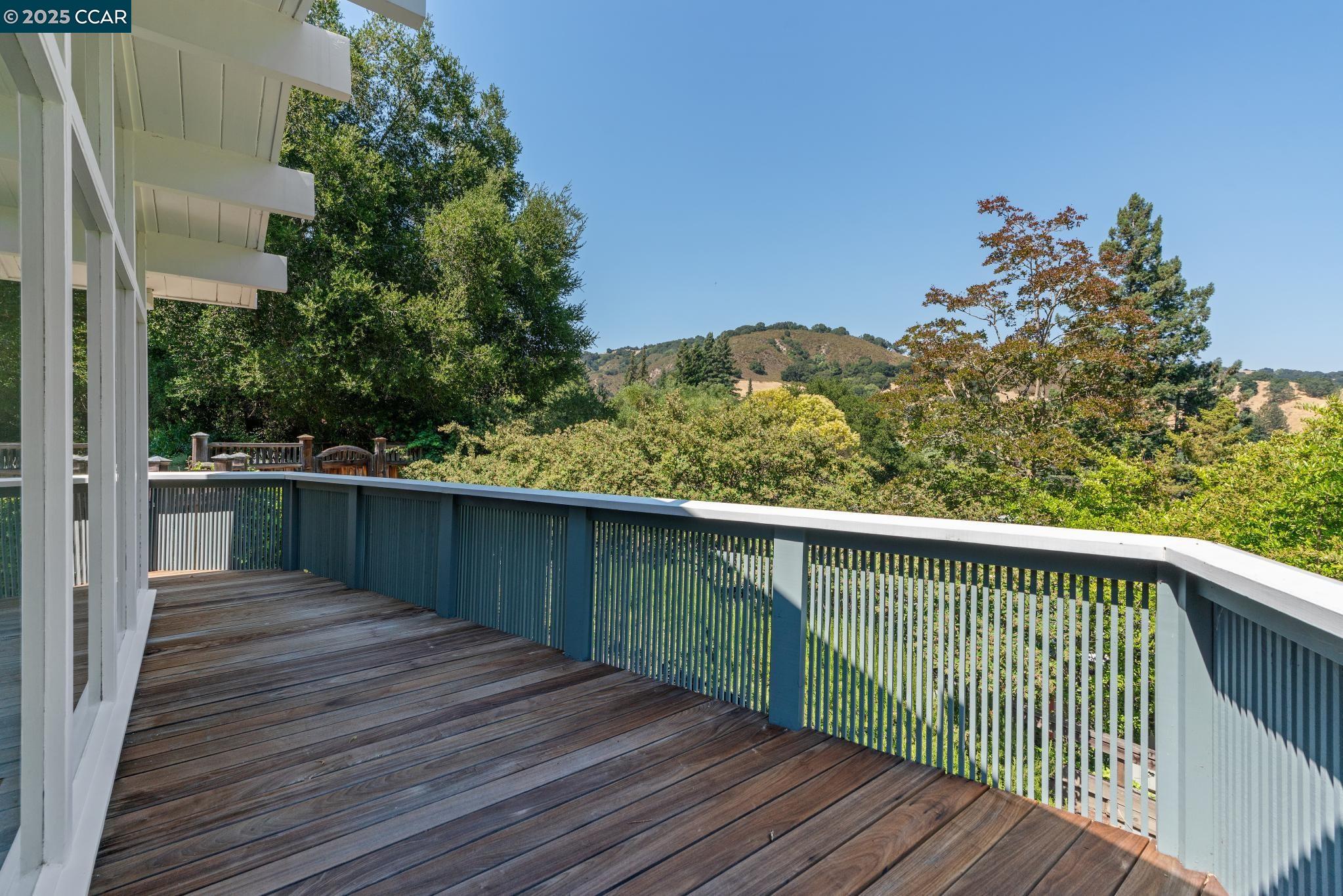 Detail Gallery Image 16 of 54 For 3806 Palo Alto Dr, Lafayette,  CA 94549 - 4 Beds | 3 Baths