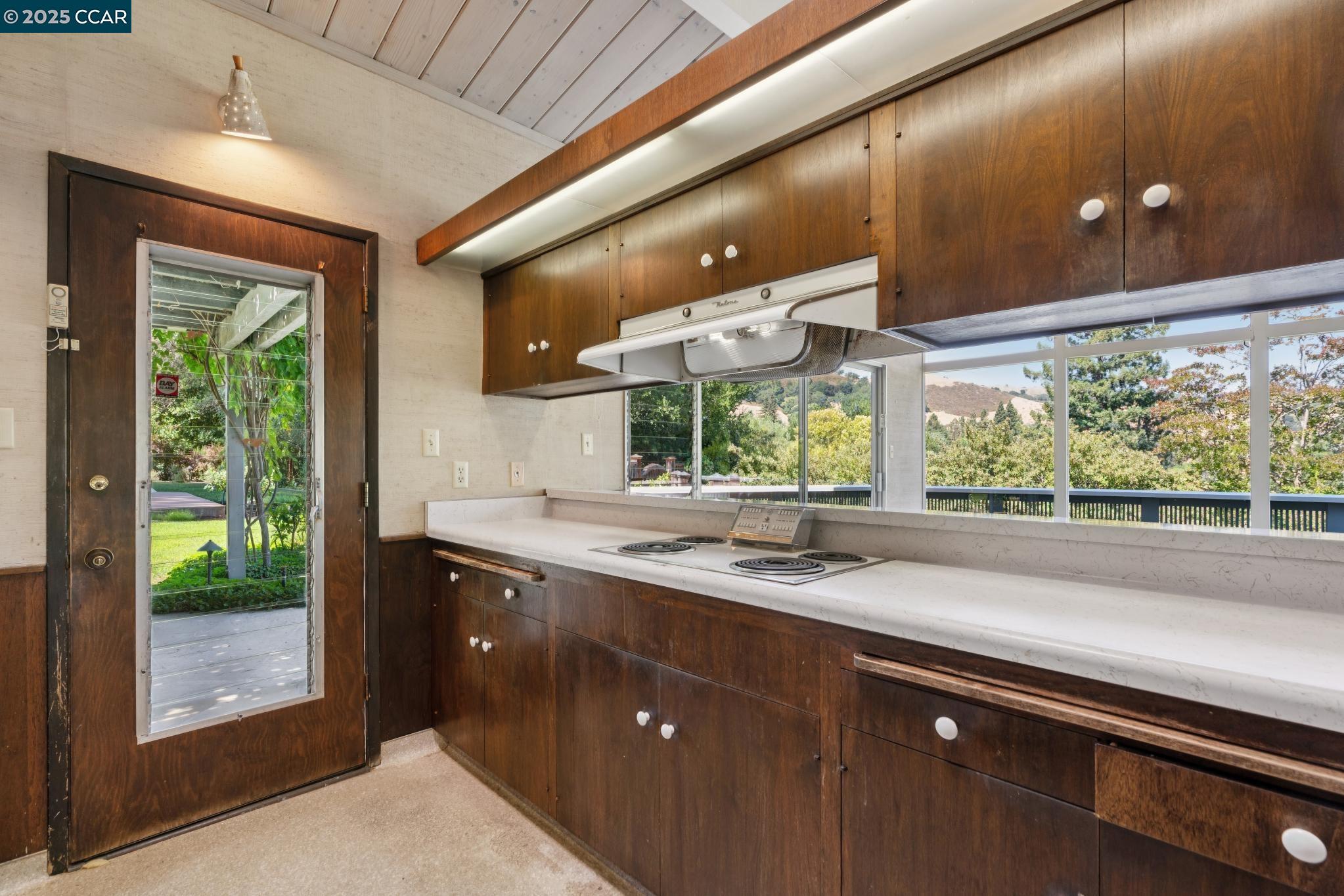 Detail Gallery Image 21 of 54 For 3806 Palo Alto Dr, Lafayette,  CA 94549 - 4 Beds | 3 Baths