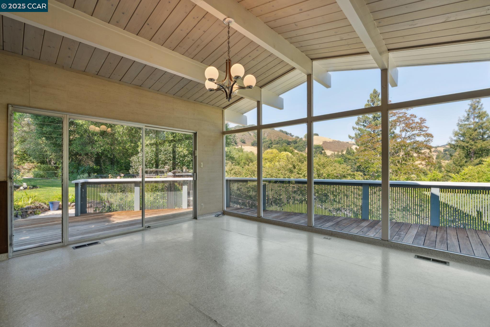 Detail Gallery Image 24 of 54 For 3806 Palo Alto Dr, Lafayette,  CA 94549 - 4 Beds | 3 Baths