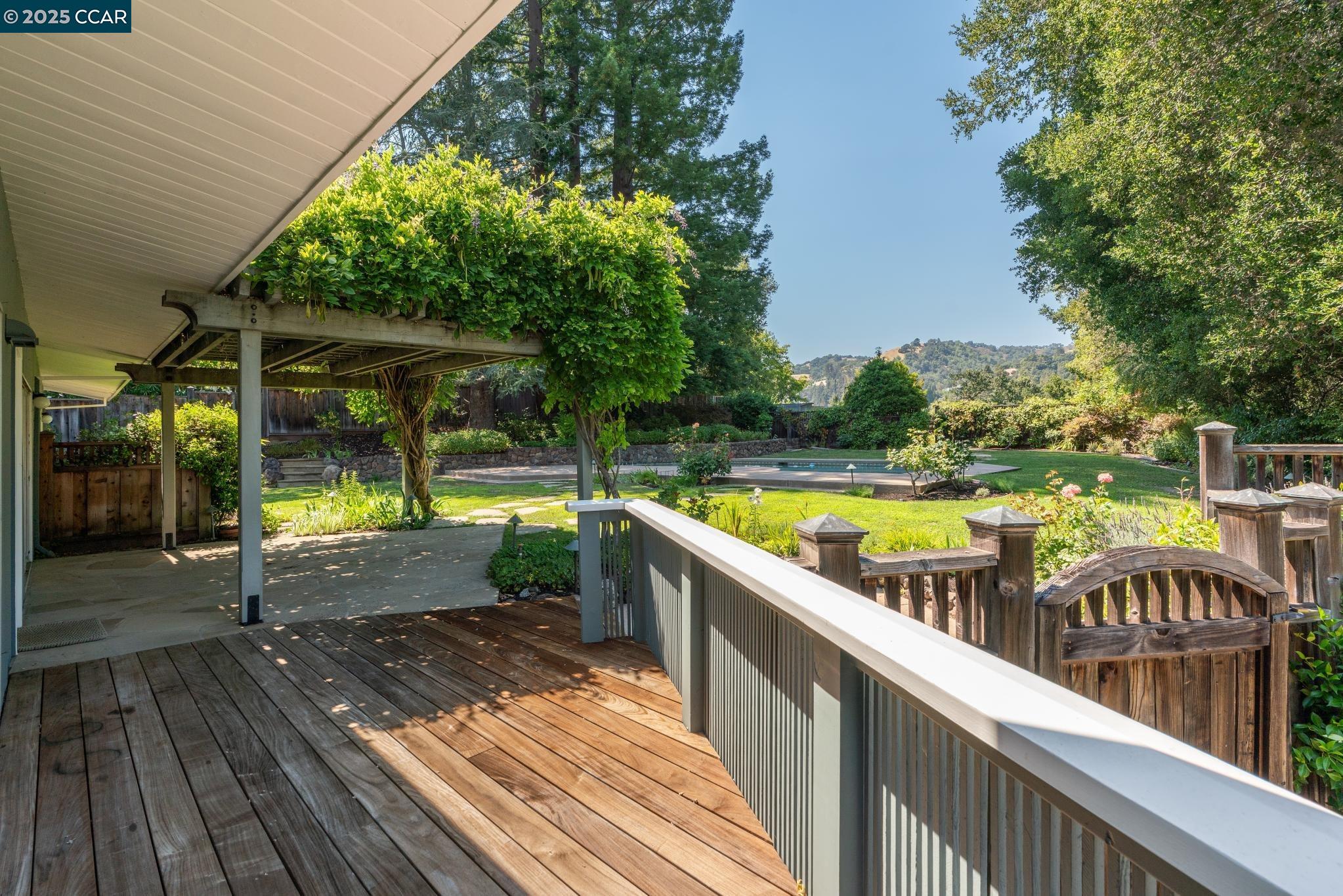 Detail Gallery Image 25 of 54 For 3806 Palo Alto Dr, Lafayette,  CA 94549 - 4 Beds | 3 Baths