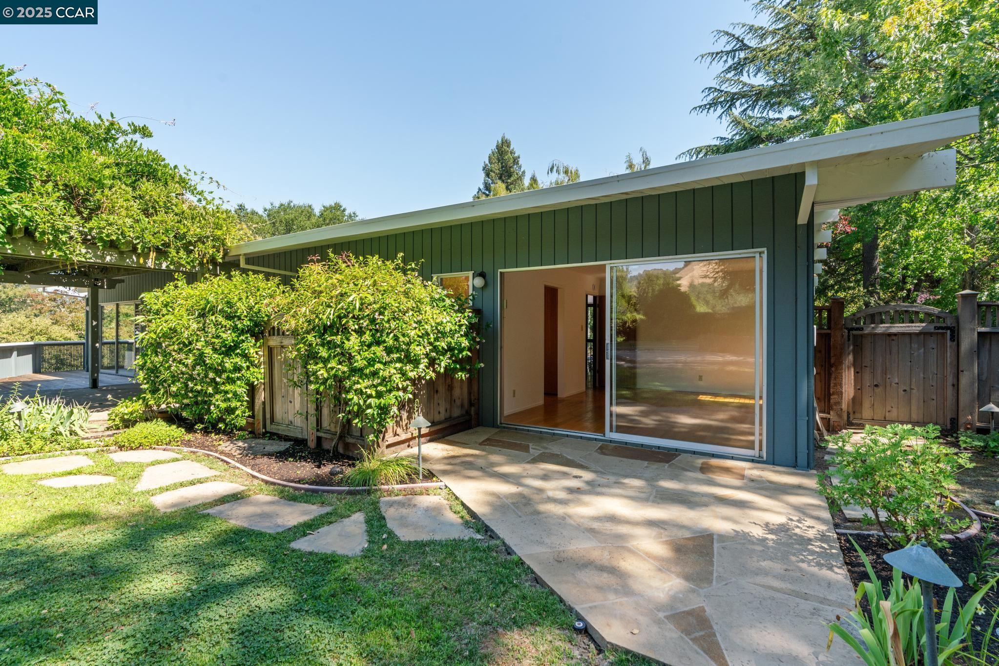 Detail Gallery Image 30 of 54 For 3806 Palo Alto Dr, Lafayette,  CA 94549 - 4 Beds | 3 Baths