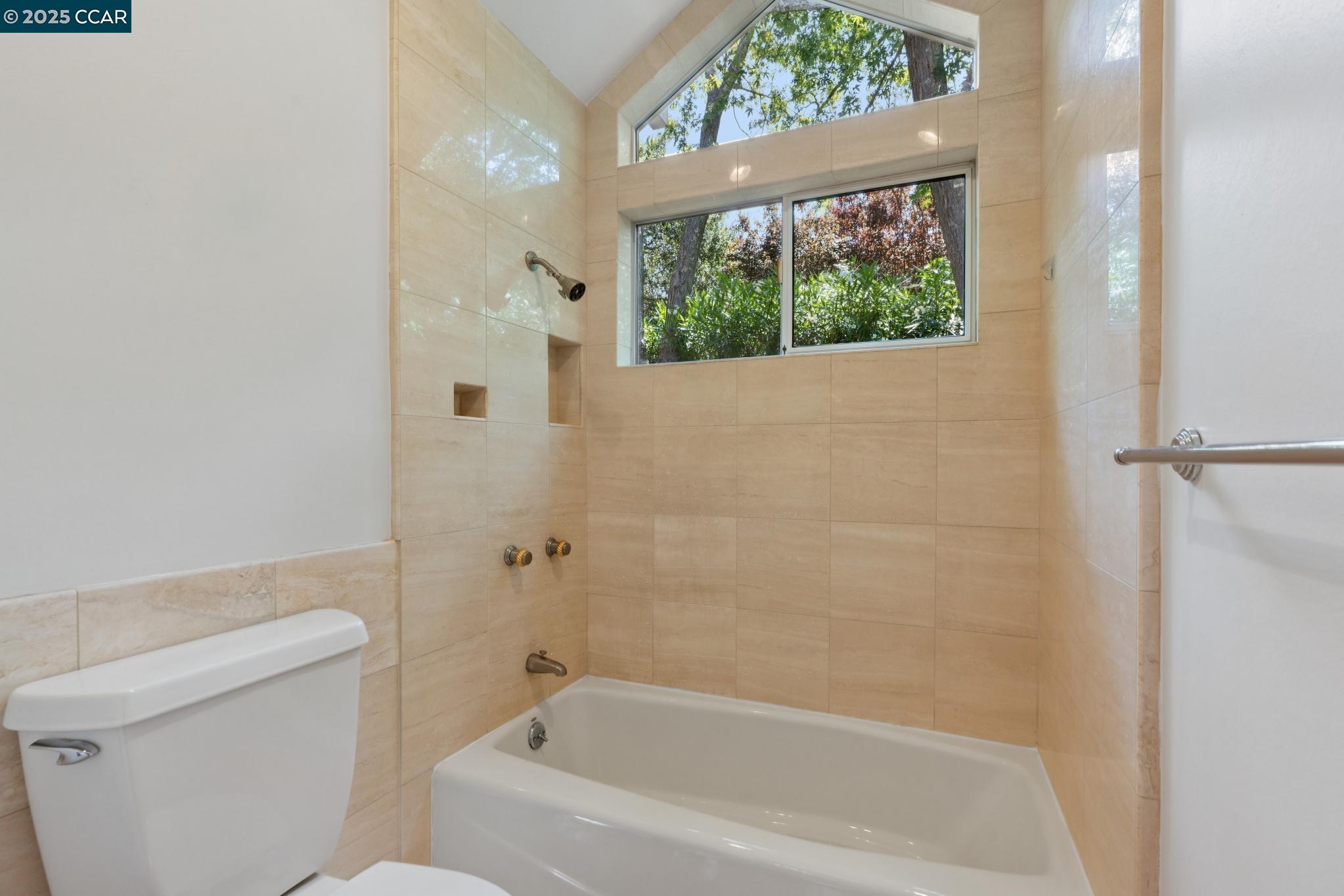 Detail Gallery Image 39 of 54 For 3806 Palo Alto Dr, Lafayette,  CA 94549 - 4 Beds | 3 Baths