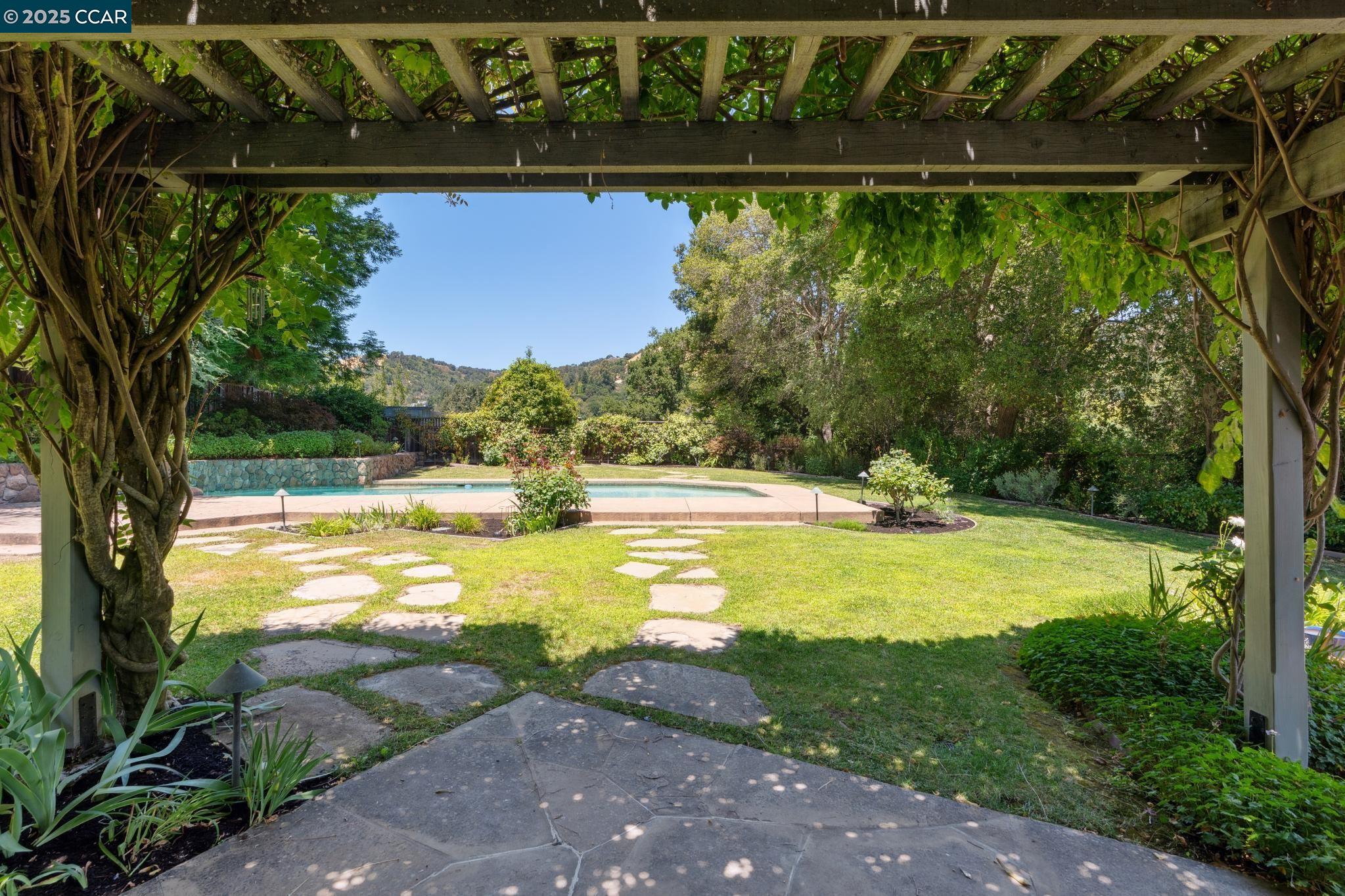 Detail Gallery Image 45 of 54 For 3806 Palo Alto Dr, Lafayette,  CA 94549 - 4 Beds | 3 Baths