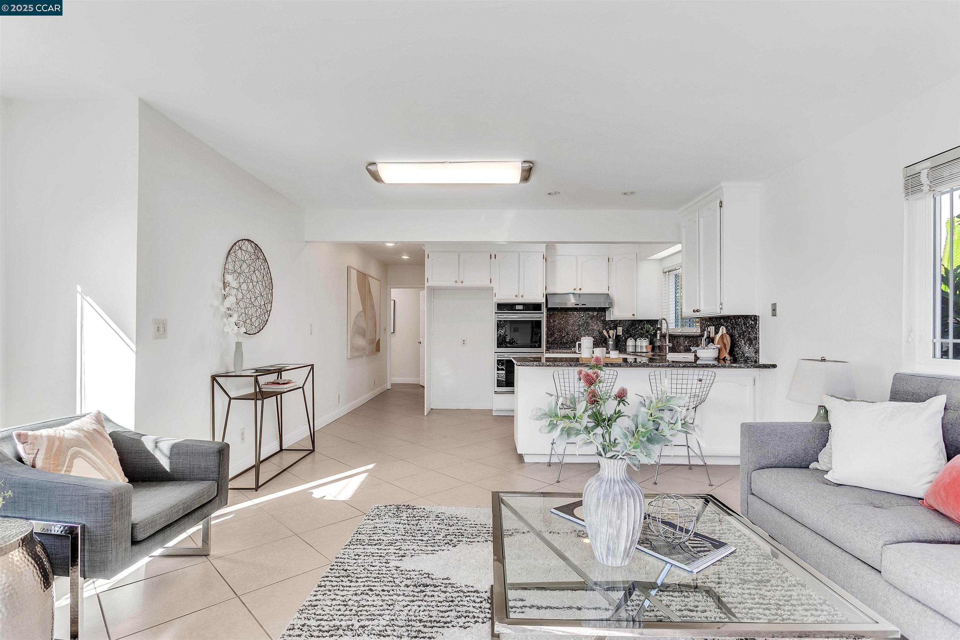 Detail Gallery Image 13 of 52 For 4615 Harbord Dr, Oakland,  CA 94618 - 3 Beds | 2 Baths