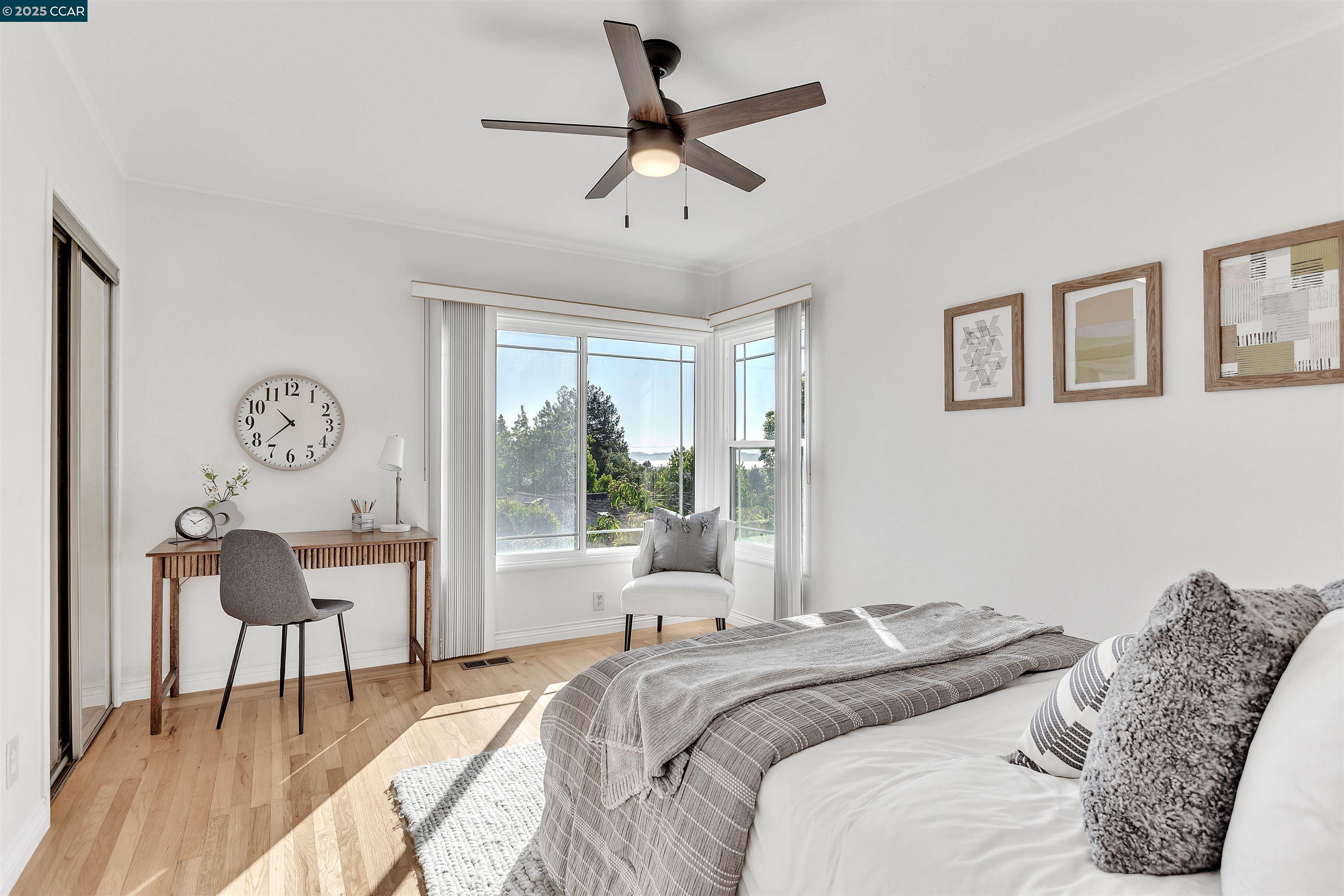 Detail Gallery Image 16 of 52 For 4615 Harbord Dr, Oakland,  CA 94618 - 3 Beds | 2 Baths