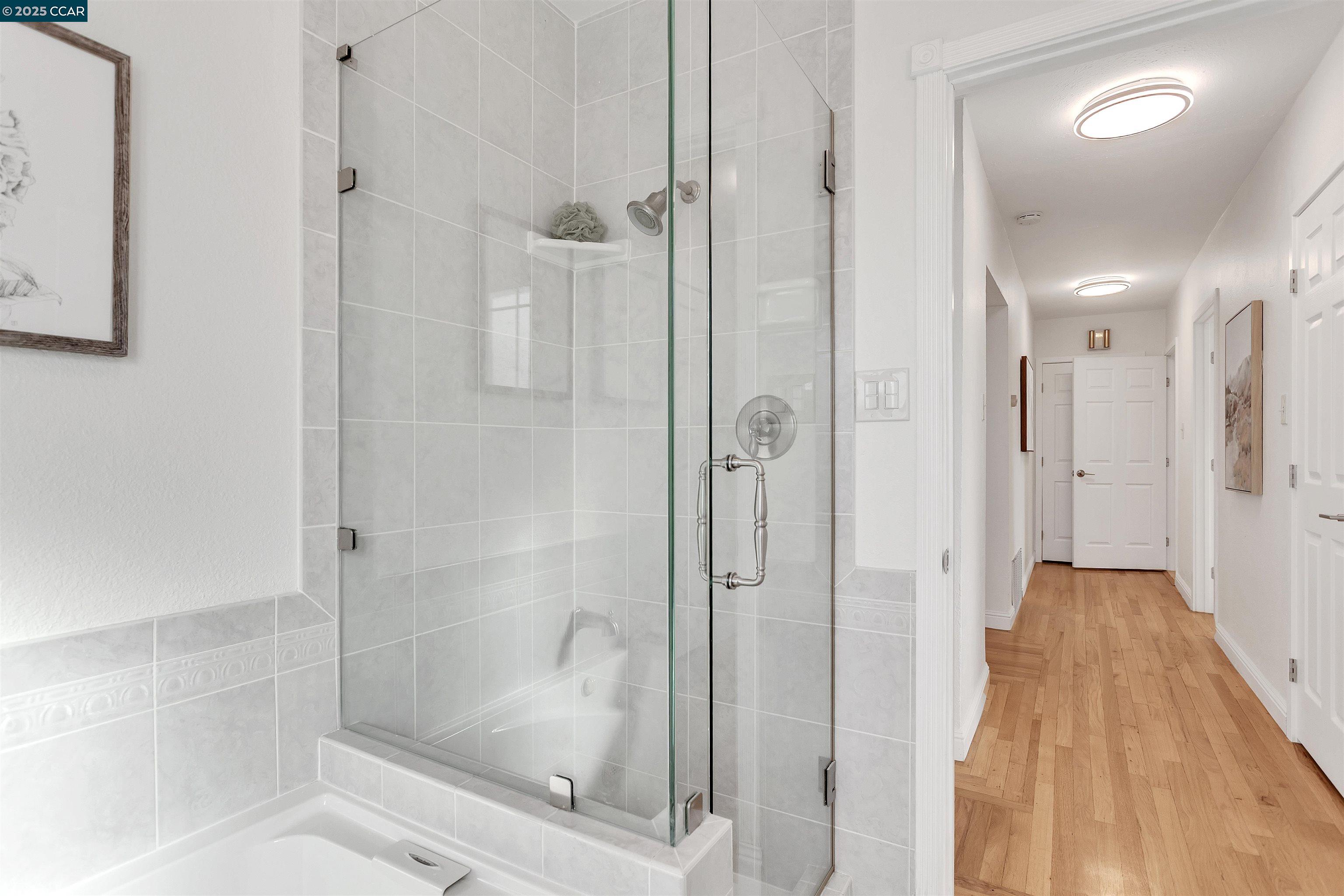 Detail Gallery Image 21 of 52 For 4615 Harbord Dr, Oakland,  CA 94618 - 3 Beds | 2 Baths