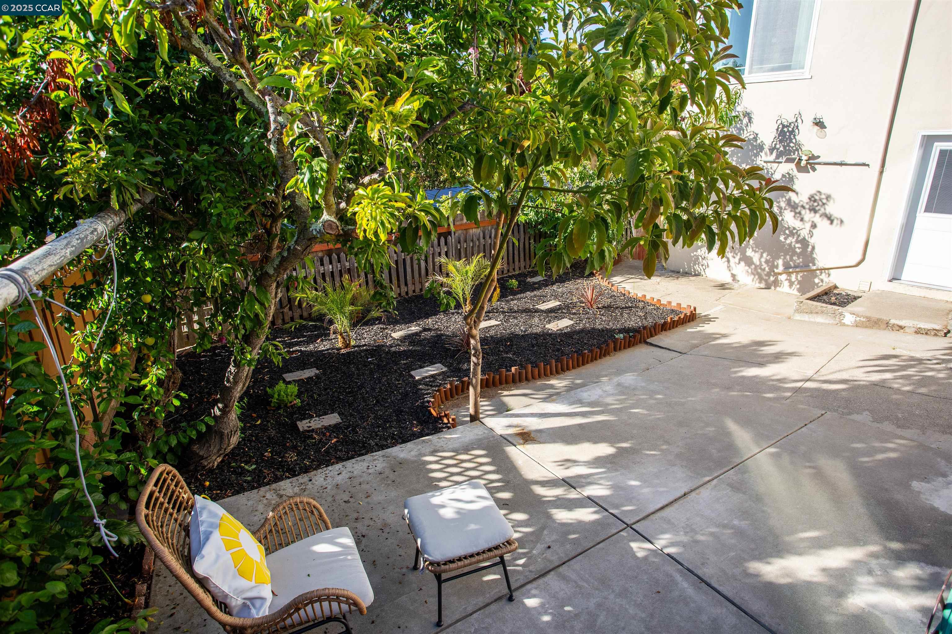 Detail Gallery Image 35 of 52 For 4615 Harbord Dr, Oakland,  CA 94618 - 3 Beds | 2 Baths