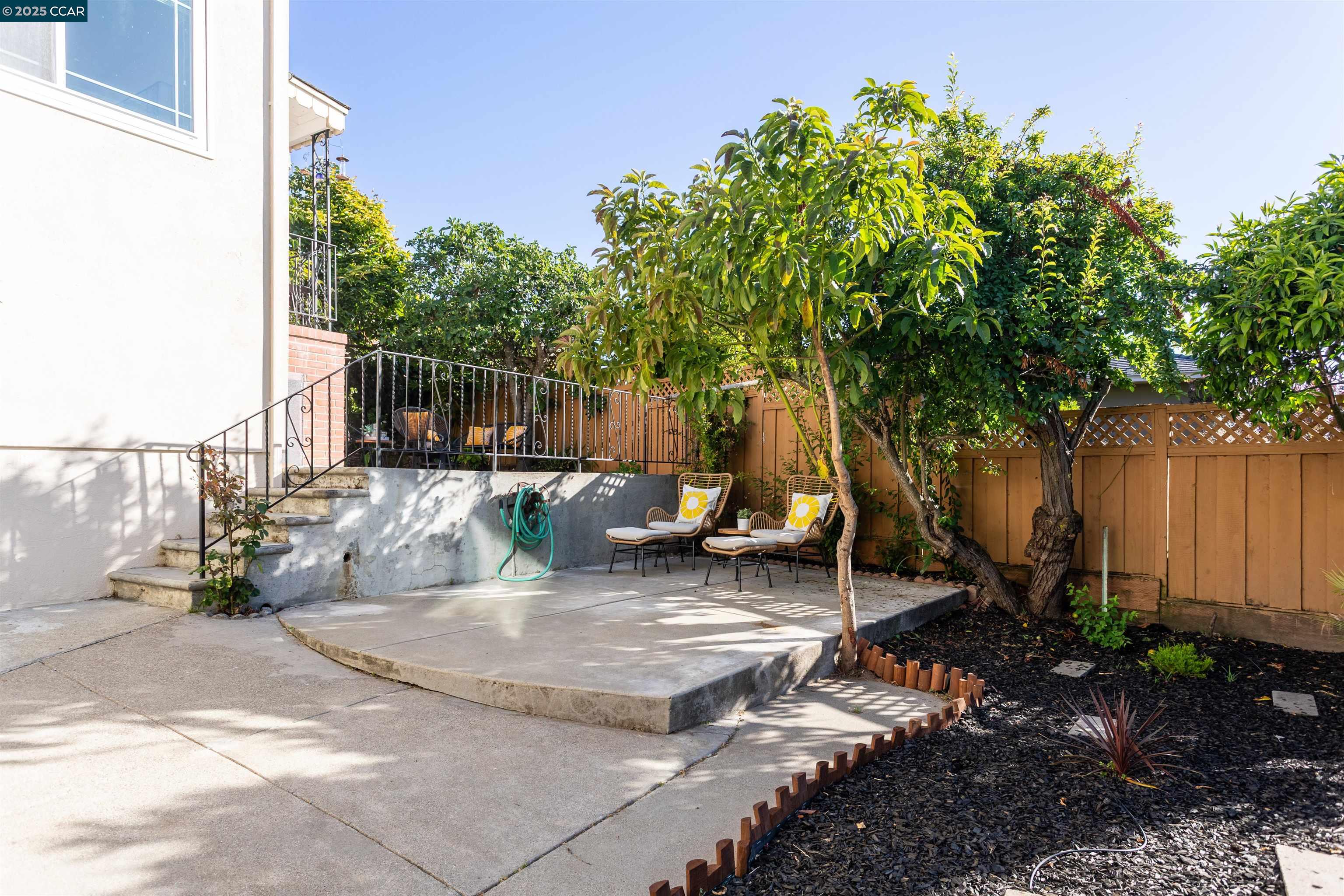 Detail Gallery Image 36 of 52 For 4615 Harbord Dr, Oakland,  CA 94618 - 3 Beds | 2 Baths